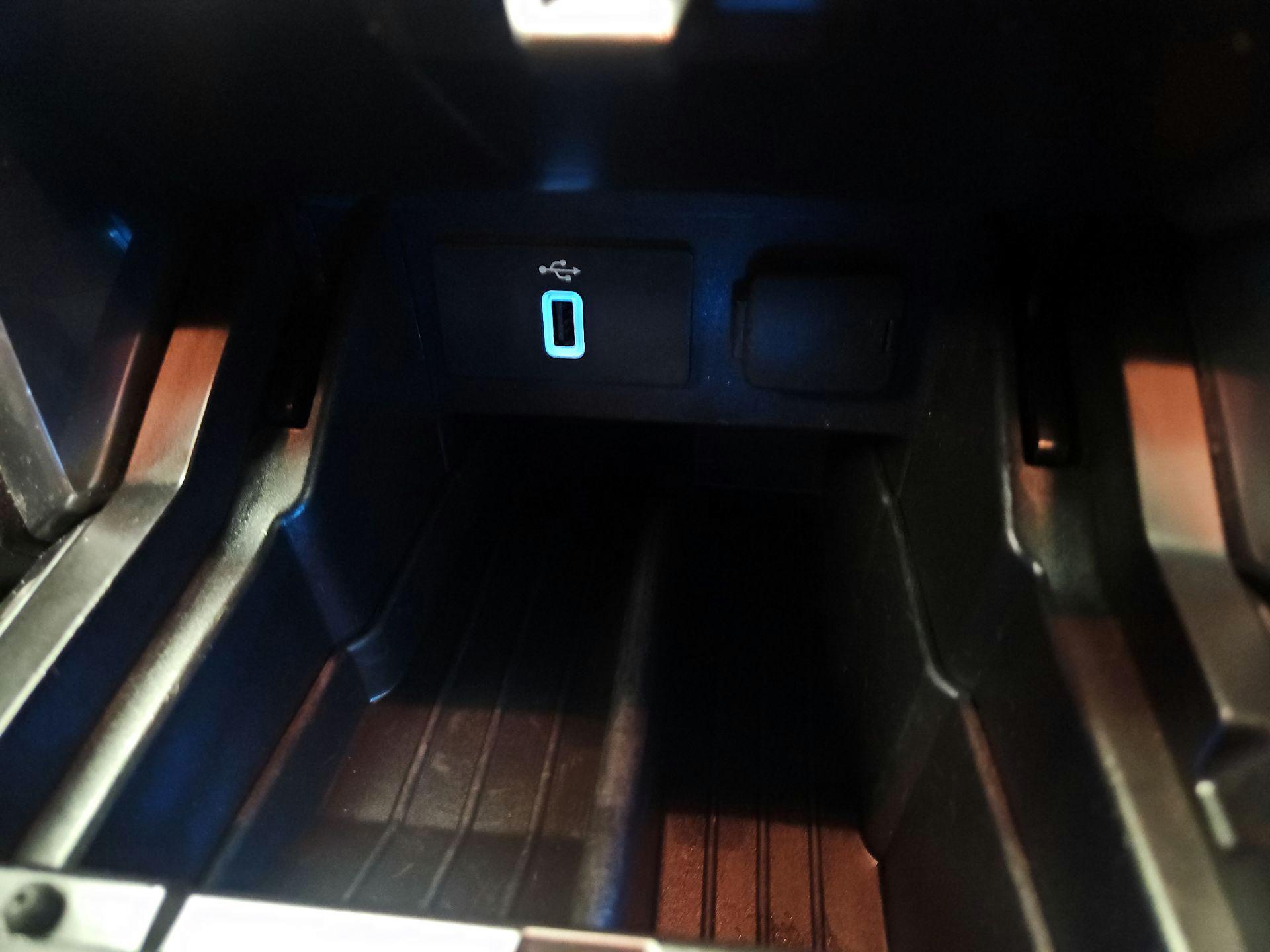 Thumbnail: 2017 Ford Explorer - 19