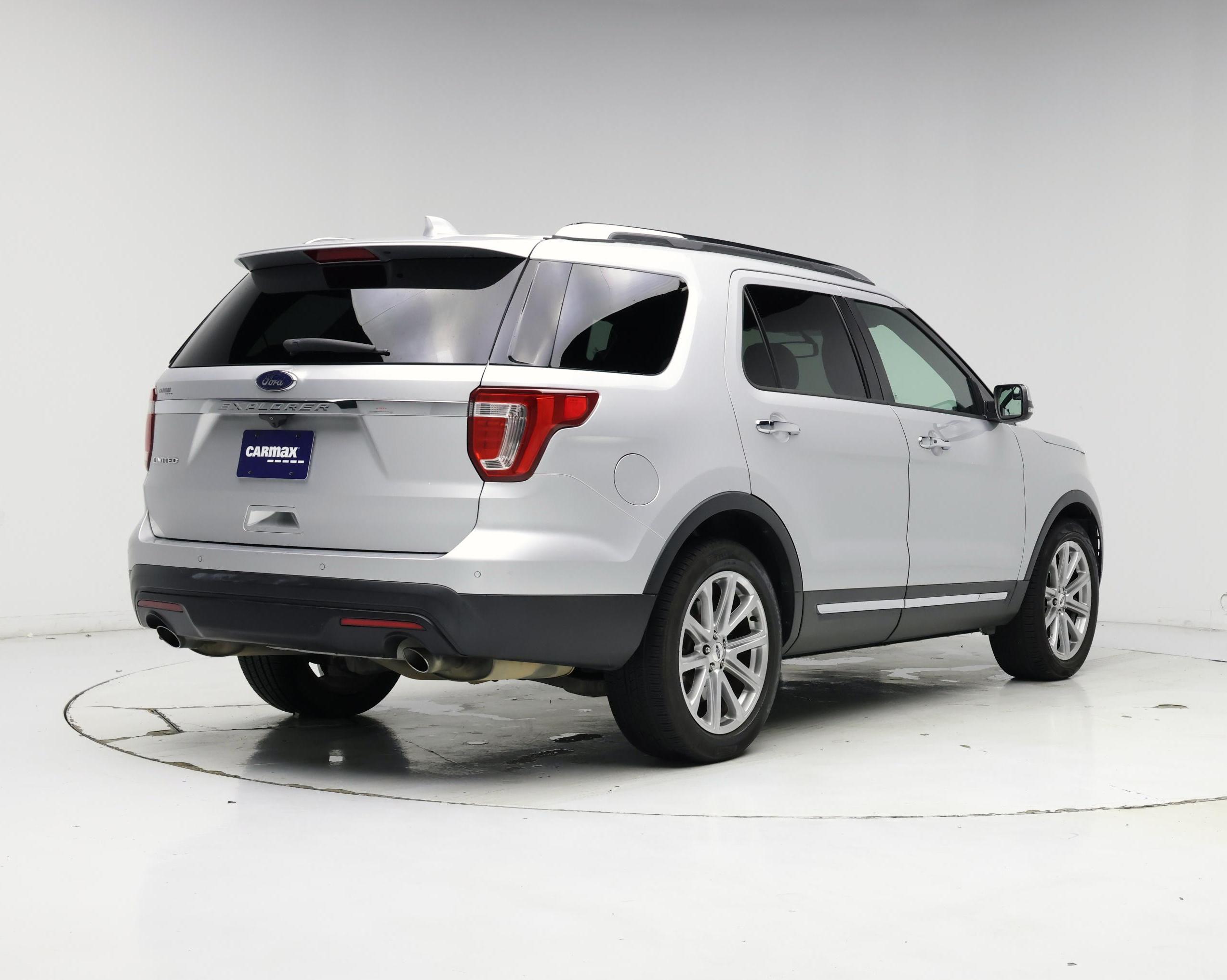 Thumbnail: 2017 Ford Explorer - 8