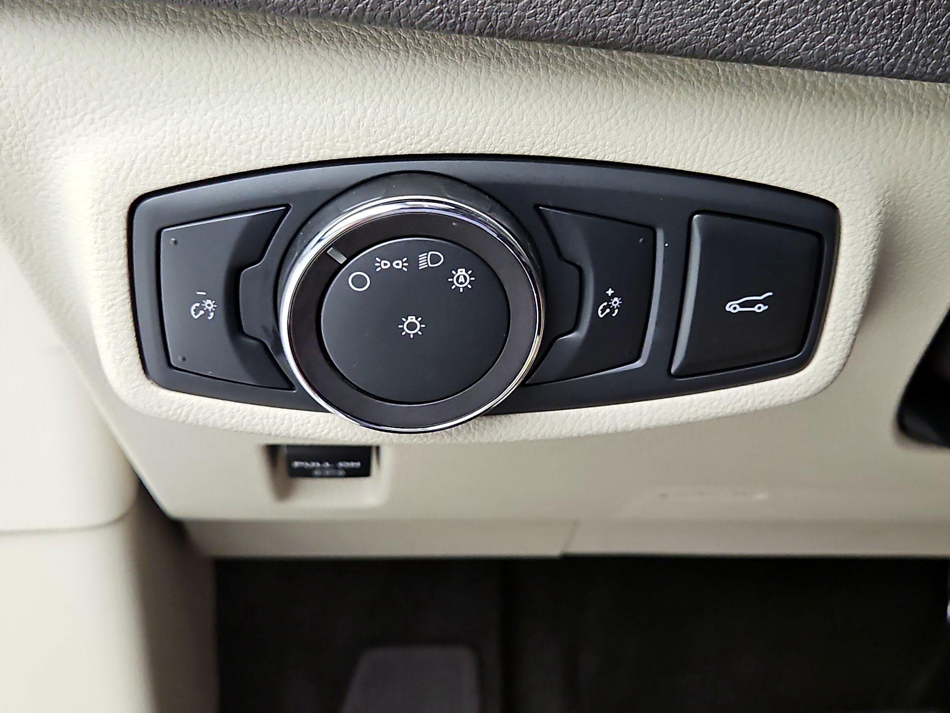 Thumbnail: 2019 Lincoln MKC - 13