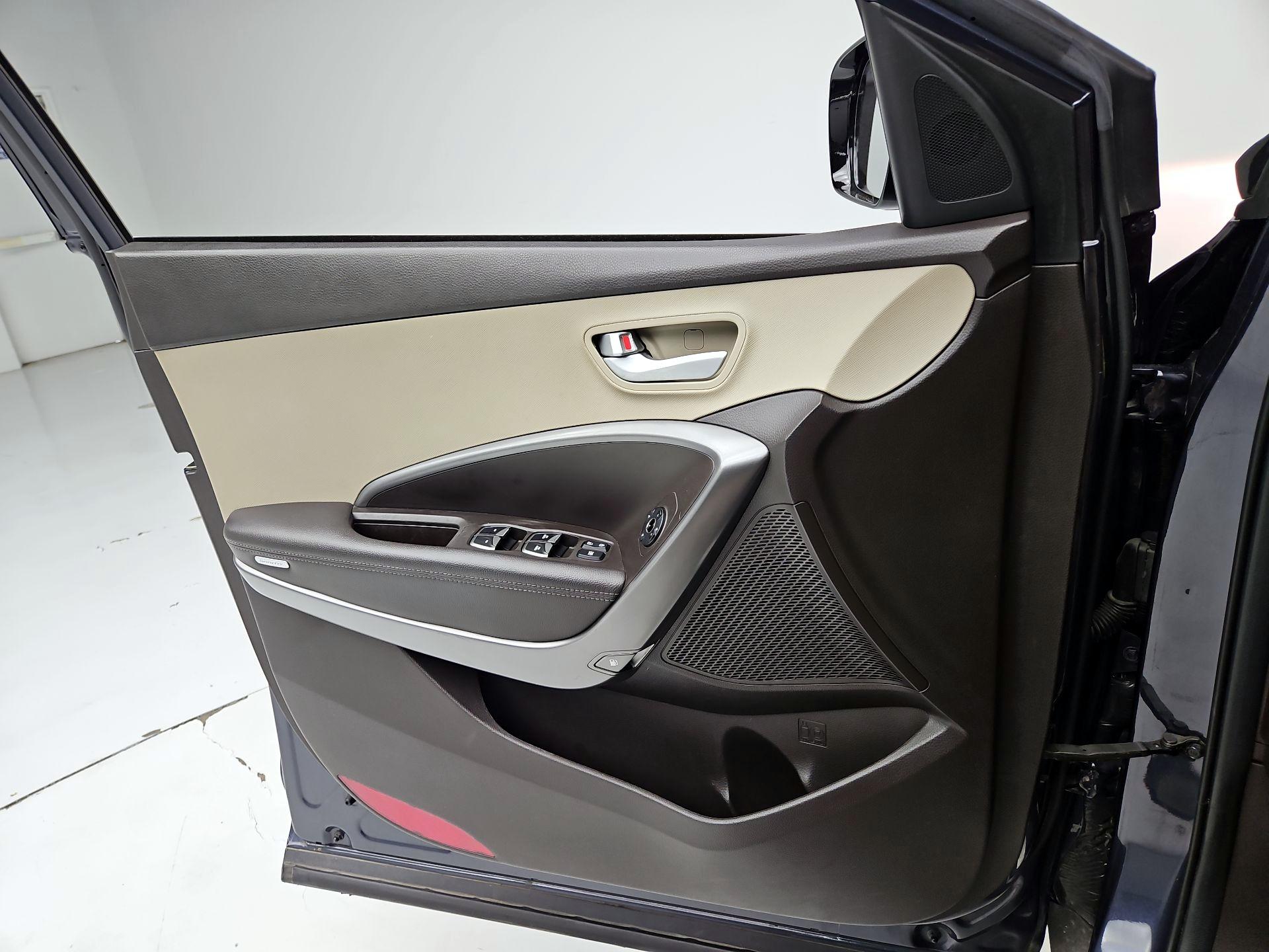 Thumbnail: 2017 Hyundai Santa Fe - 12