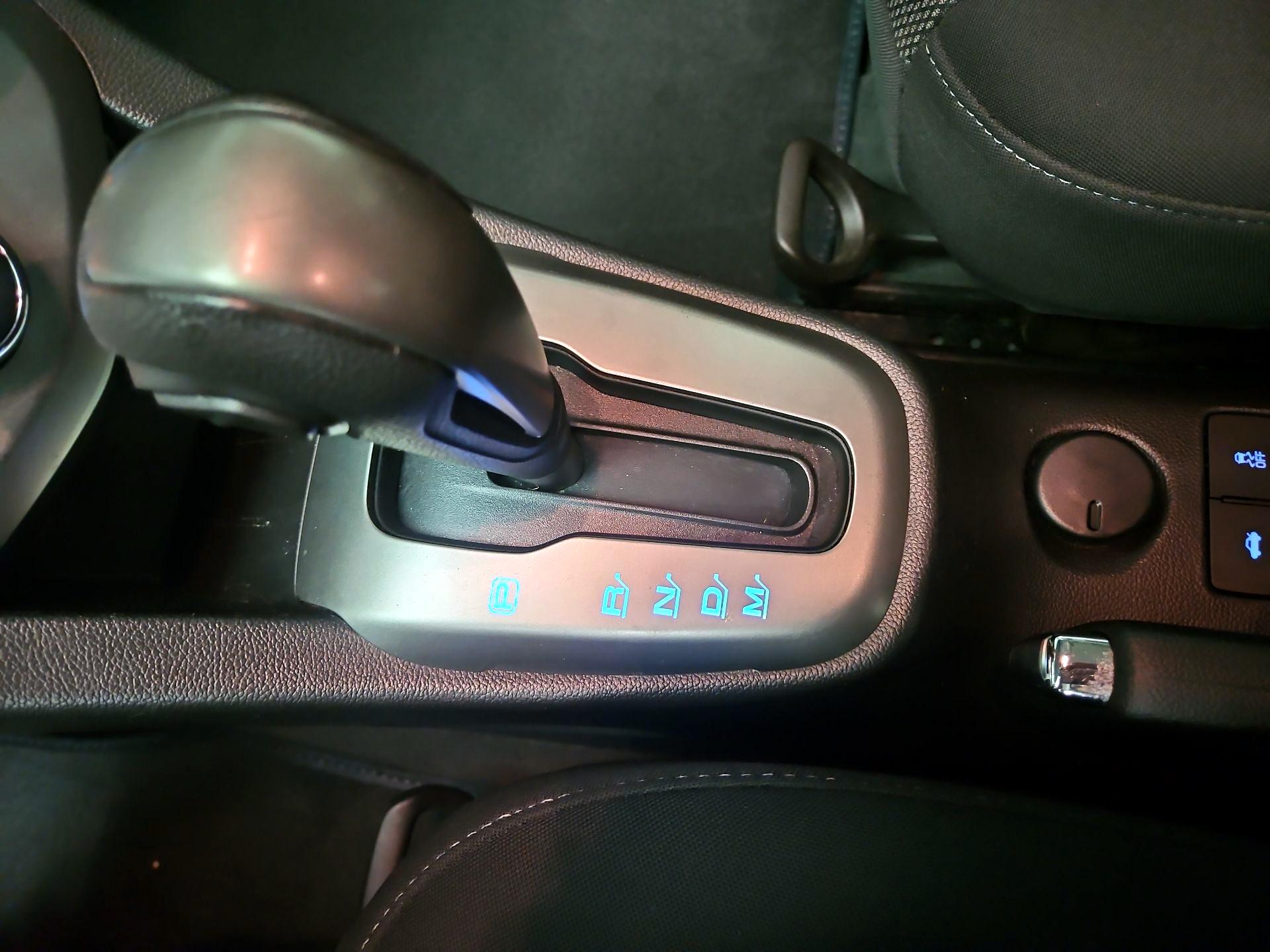 Thumbnail: 2015 Chevrolet Sonic - 15