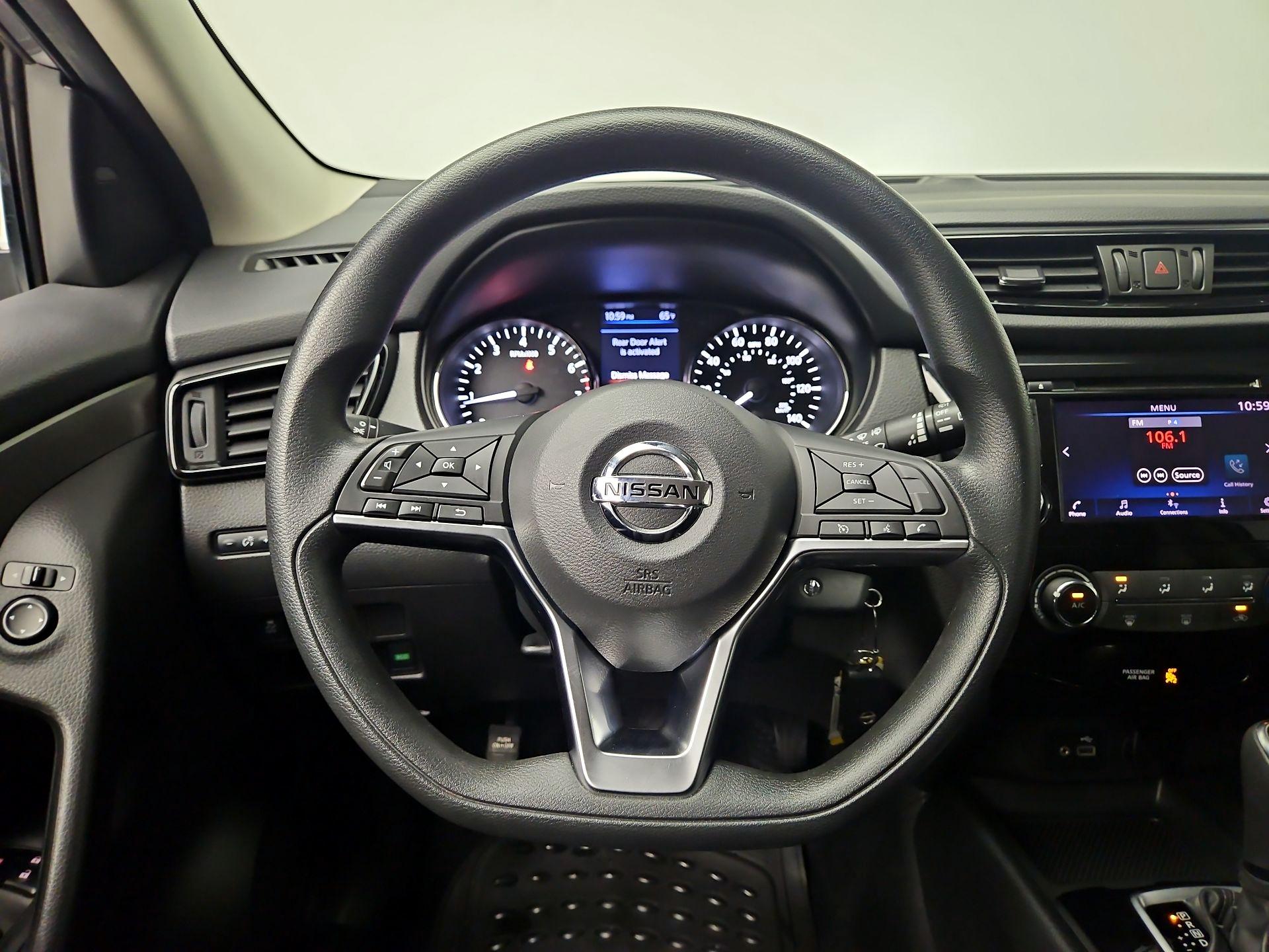 Thumbnail: 2019 Nissan Rogue Sport - 10