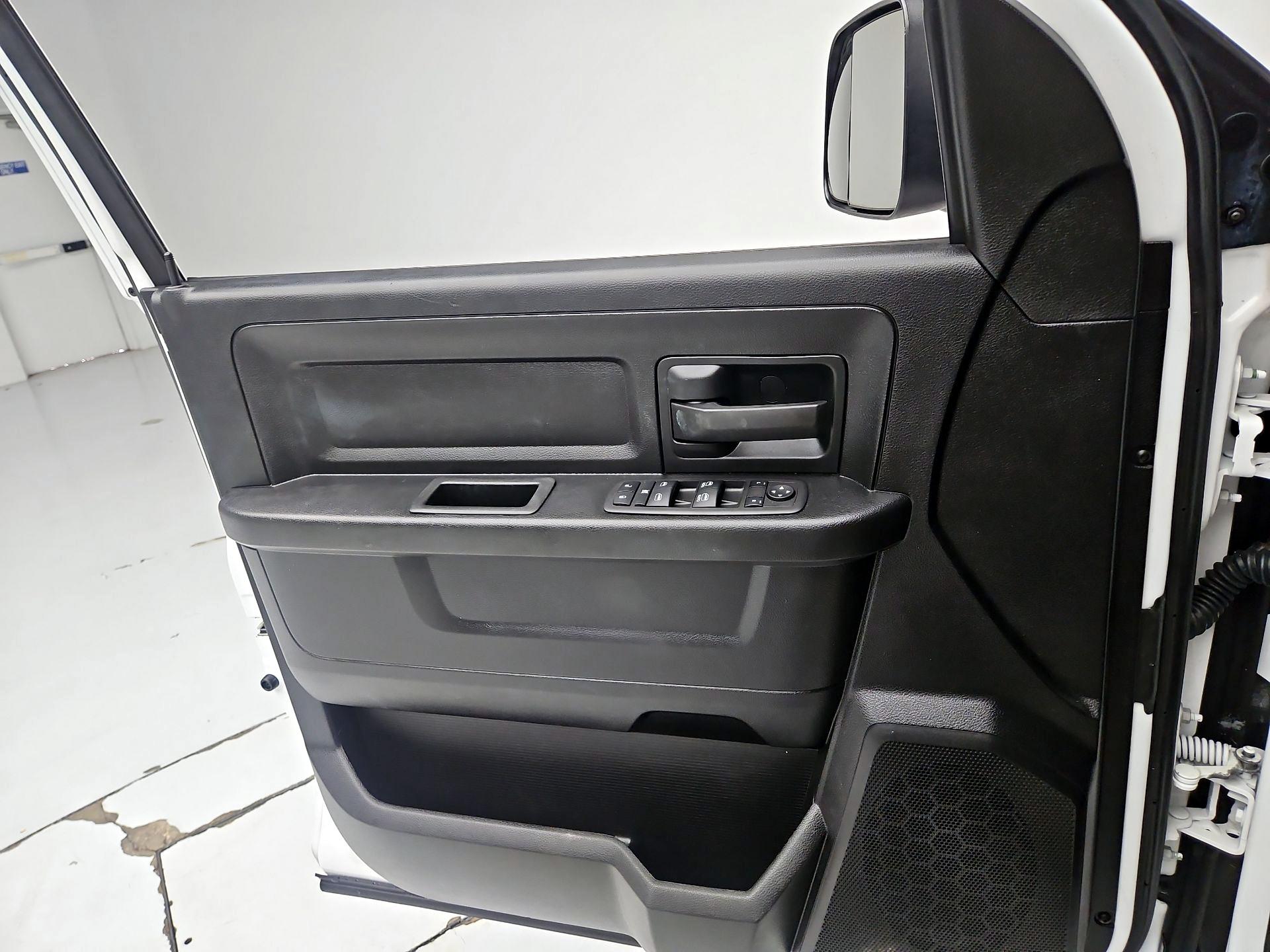 Thumbnail: 2023 RAM 1500 Classic - 12