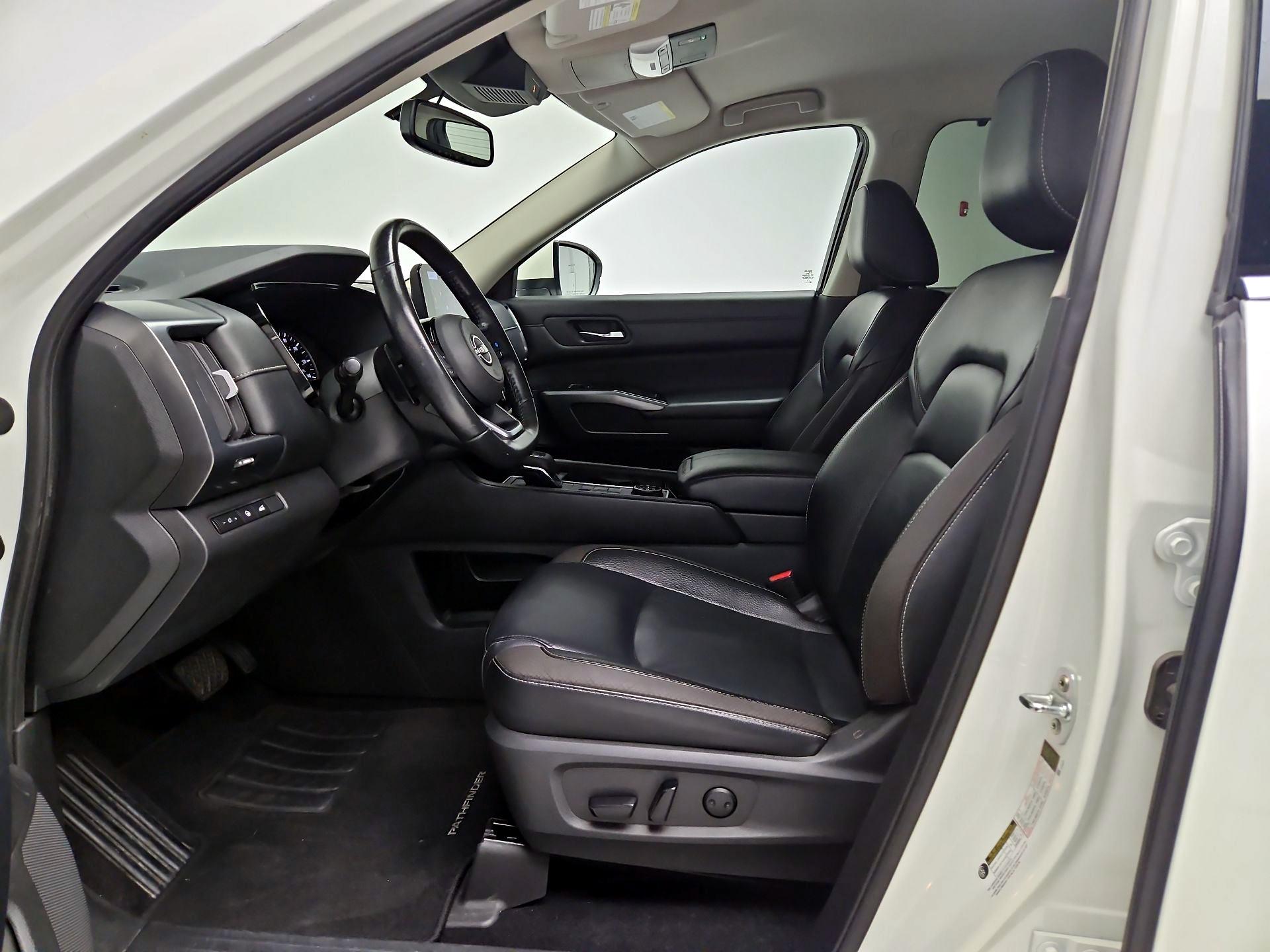 Thumbnail: 2022 Nissan Pathfinder - 11