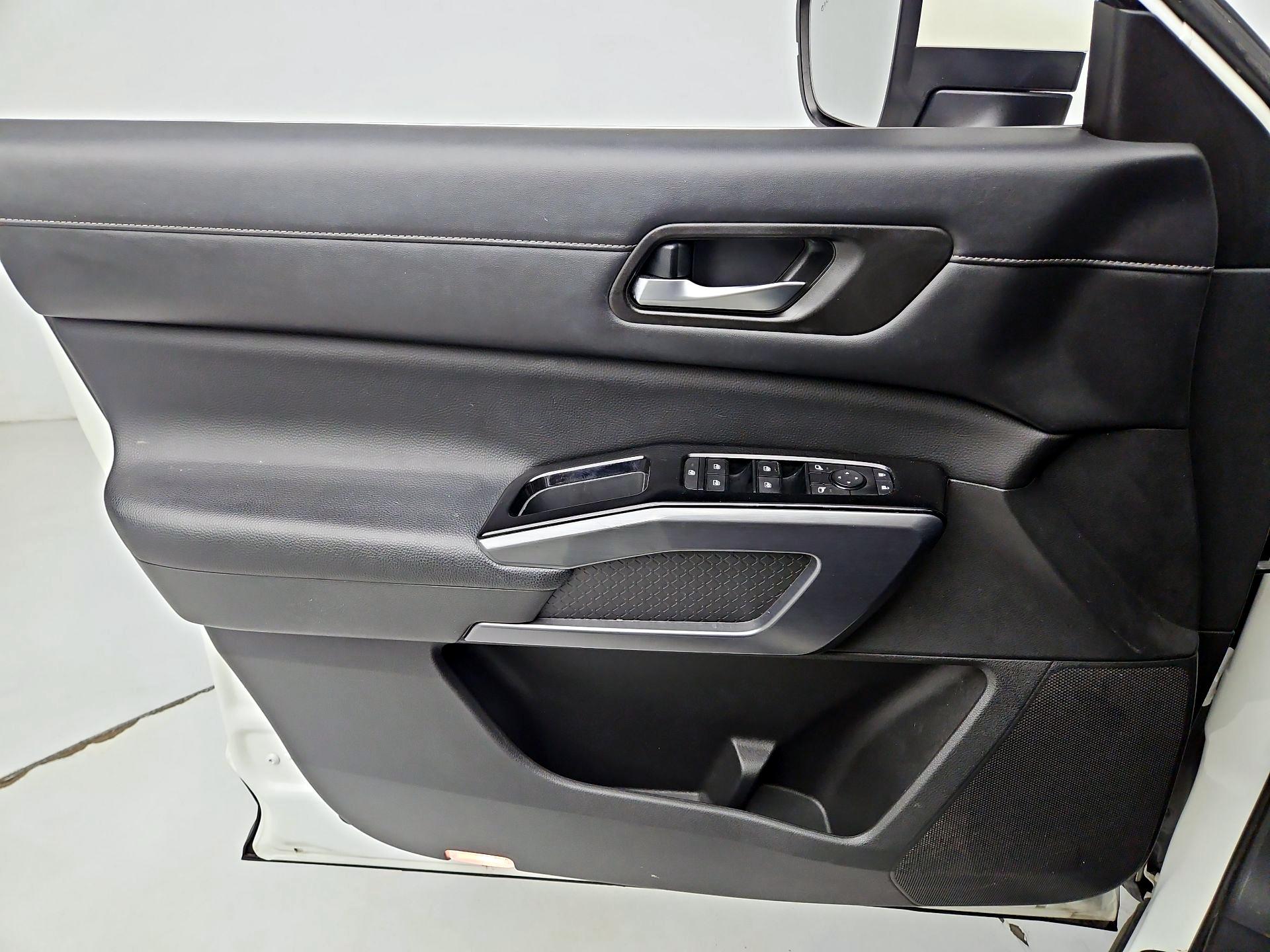 Thumbnail: 2022 Nissan Pathfinder - 12