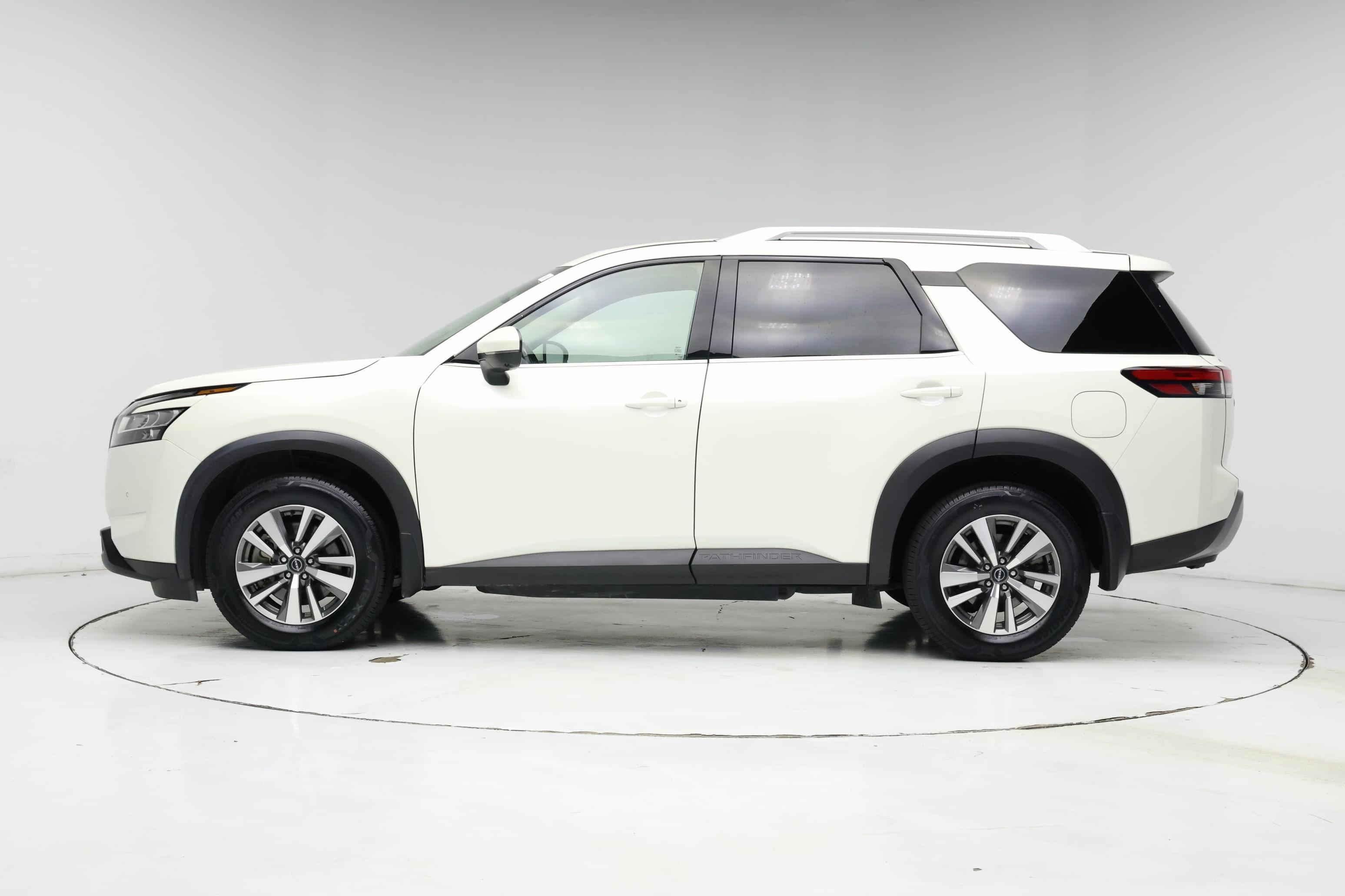 Thumbnail: 2022 Nissan Pathfinder - 3