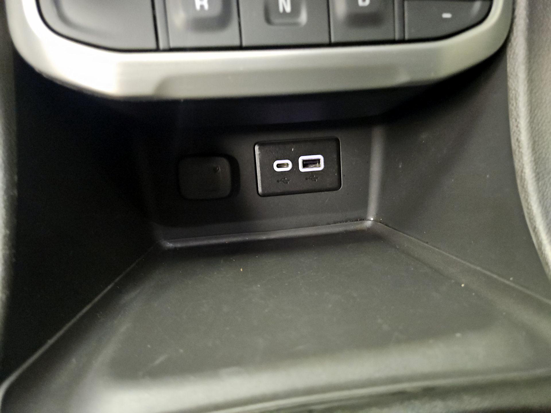 Thumbnail: 2023 GMC Acadia - 18