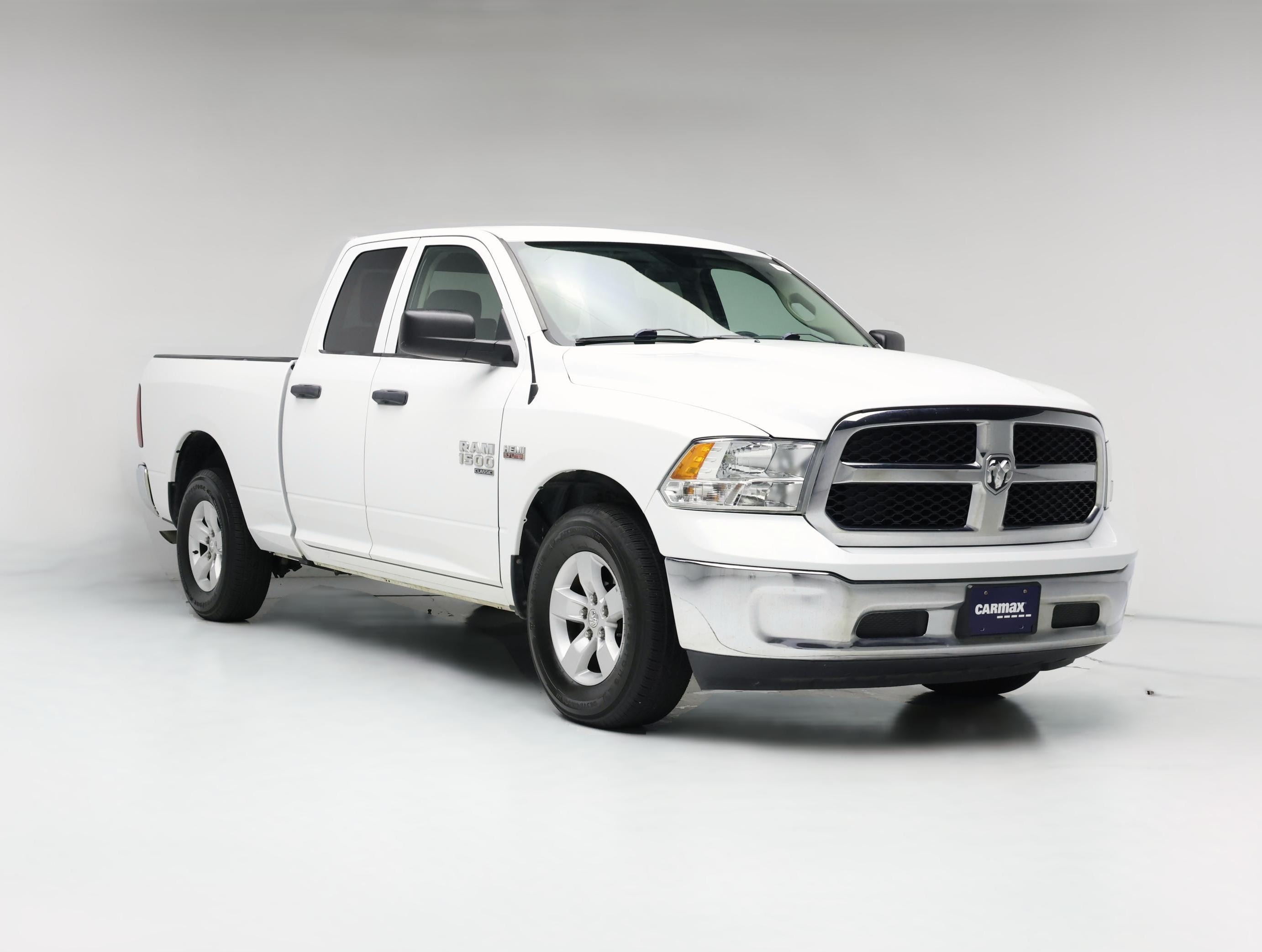 Thumbnail: 2020 RAM 1500 Classic - 1