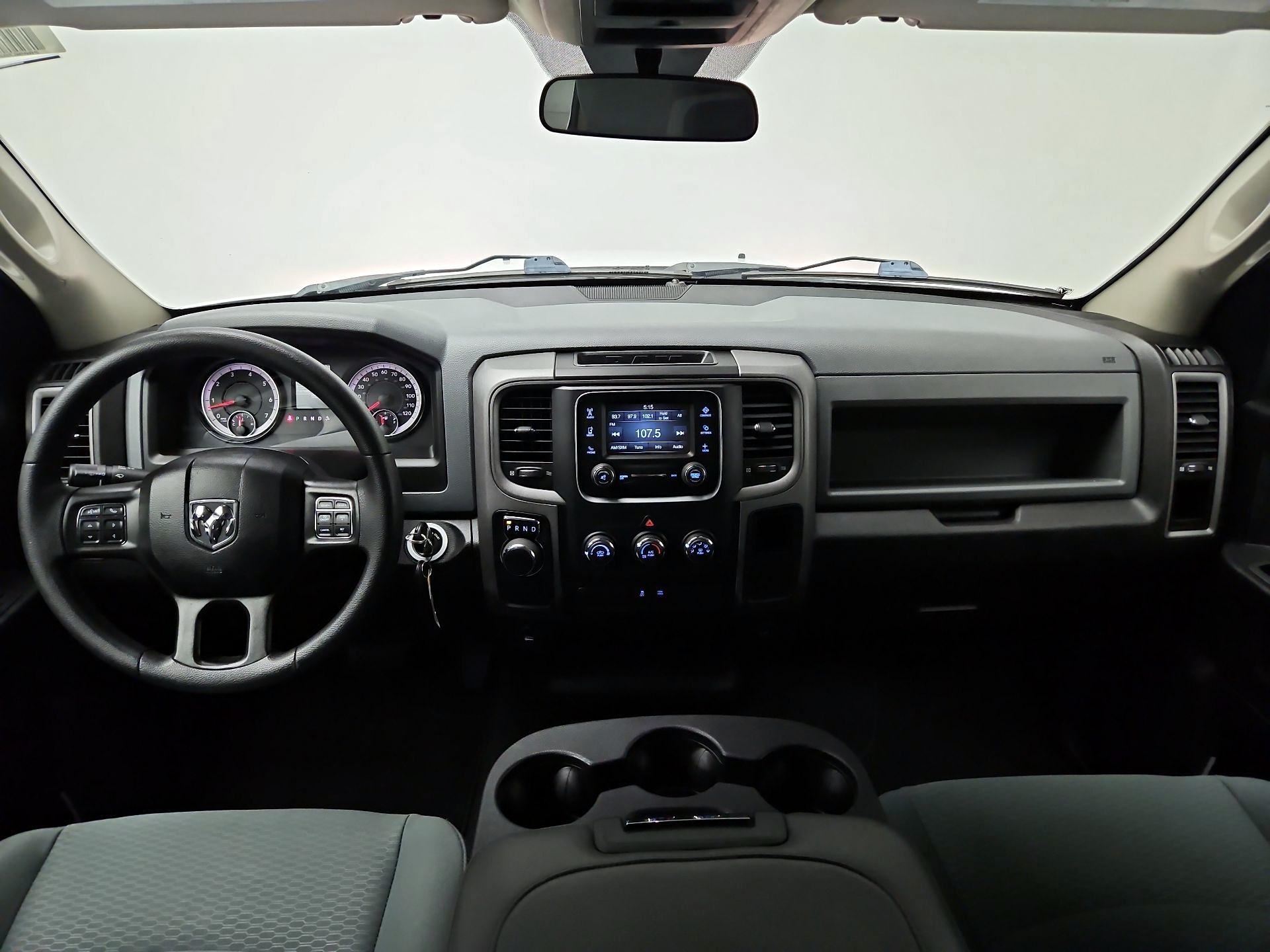 Thumbnail: 2020 RAM 1500 Classic - 9