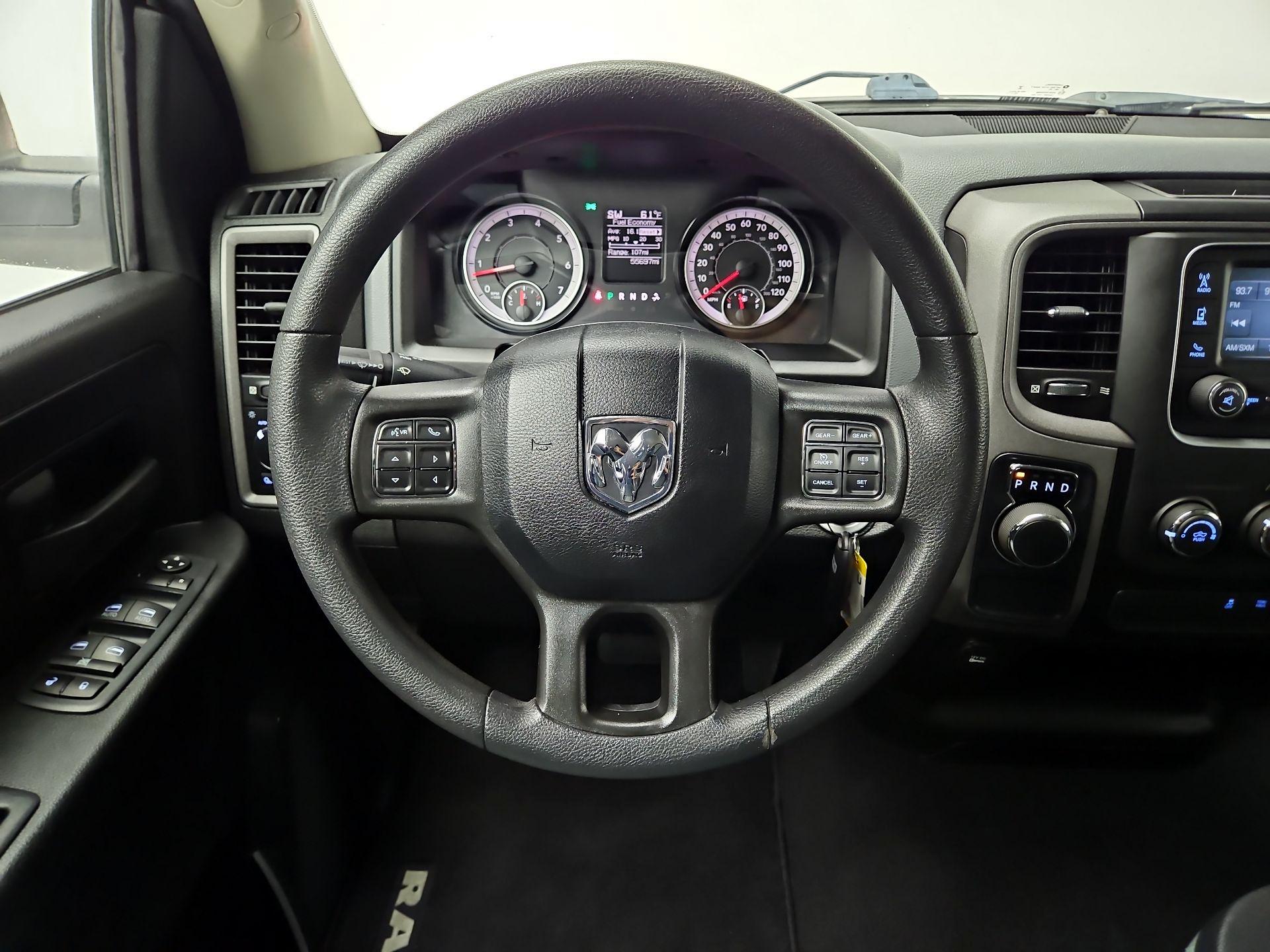 Thumbnail: 2020 RAM 1500 Classic - 10