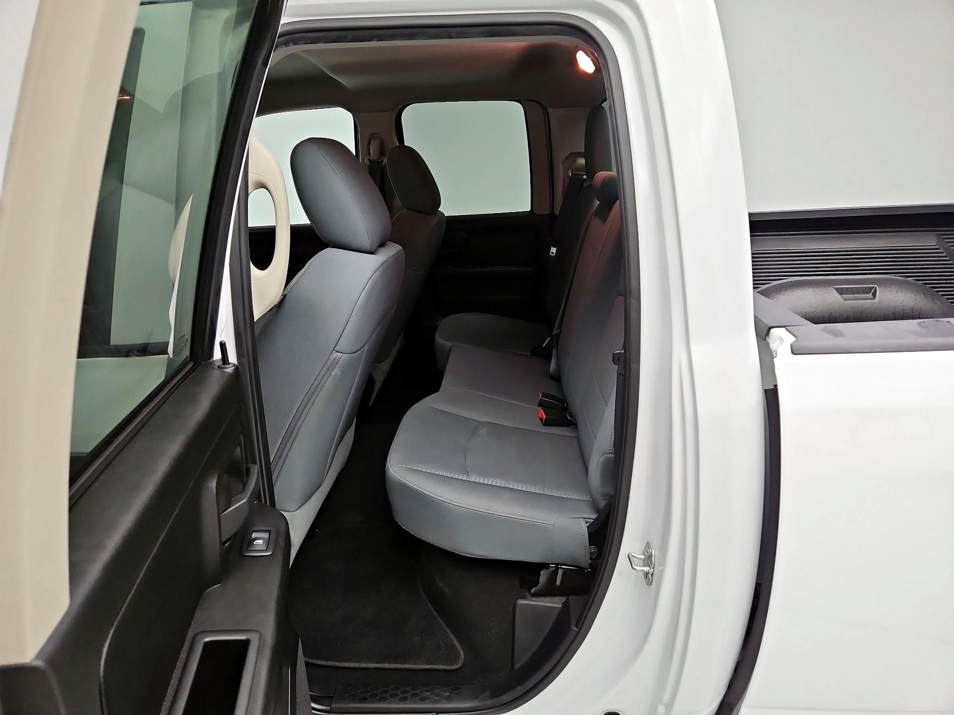 Thumbnail: 2020 RAM 1500 Classic - 19