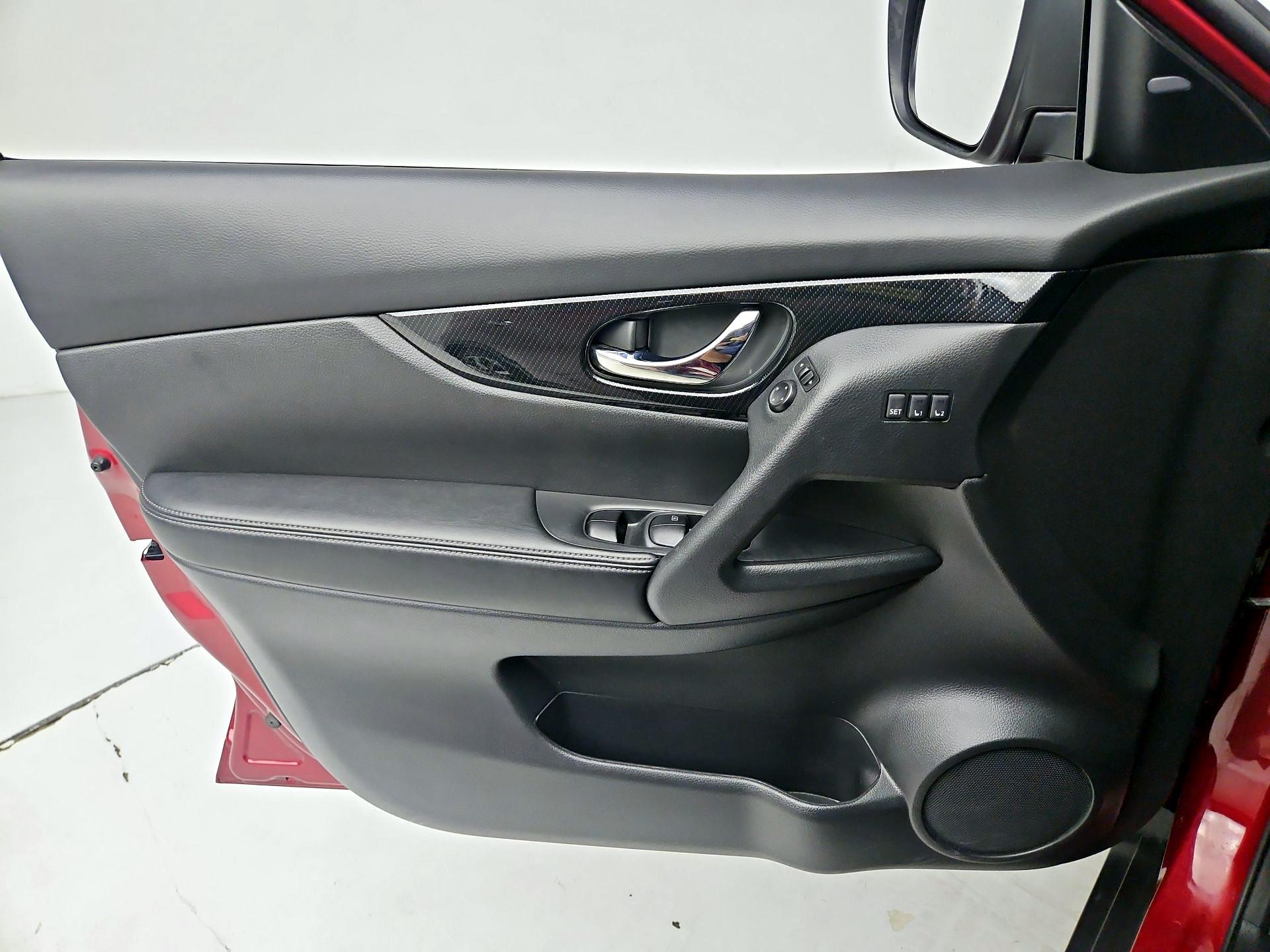 Thumbnail: 2020 Nissan Rogue - 12