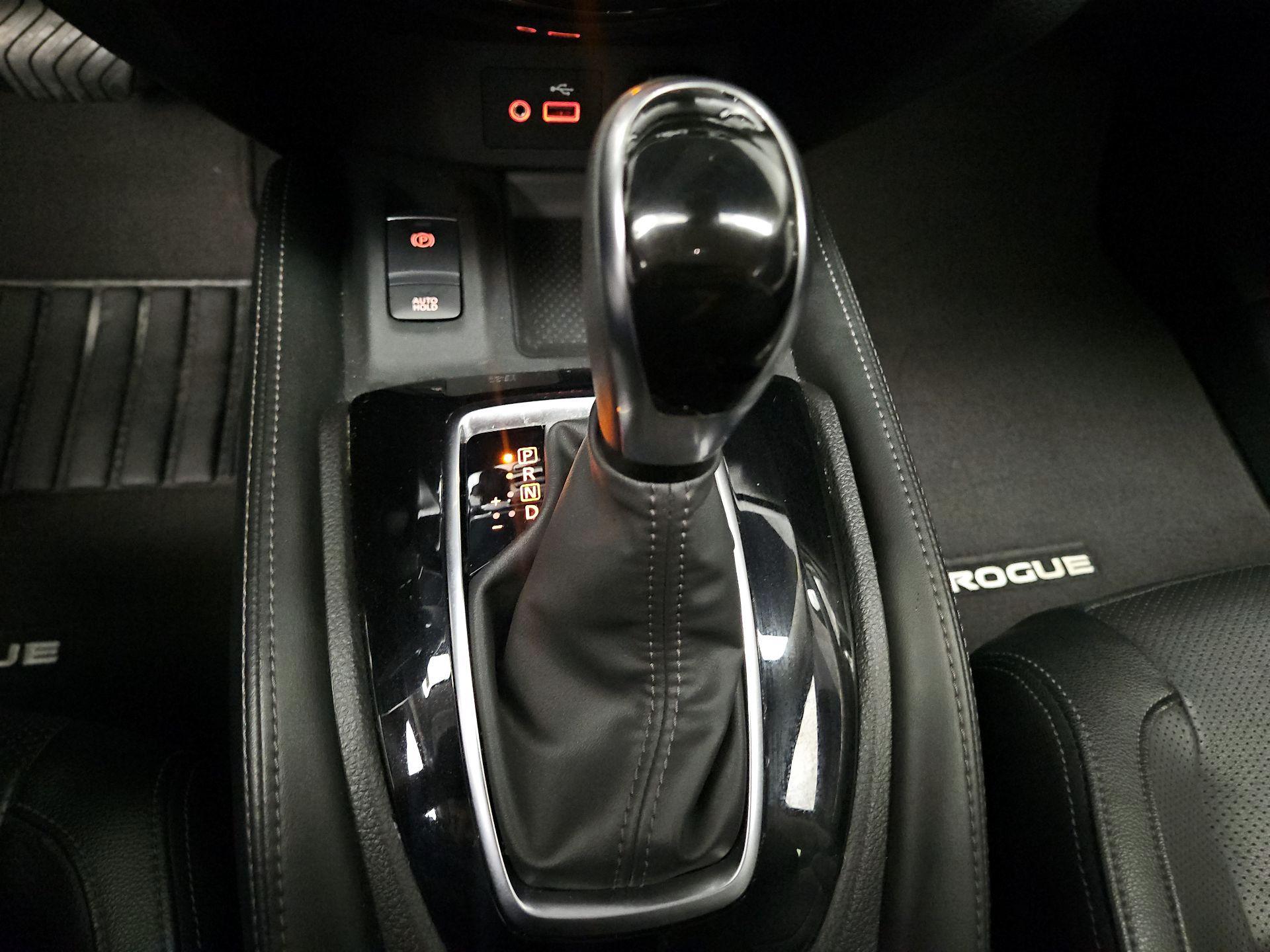 Thumbnail: 2020 Nissan Rogue - 18