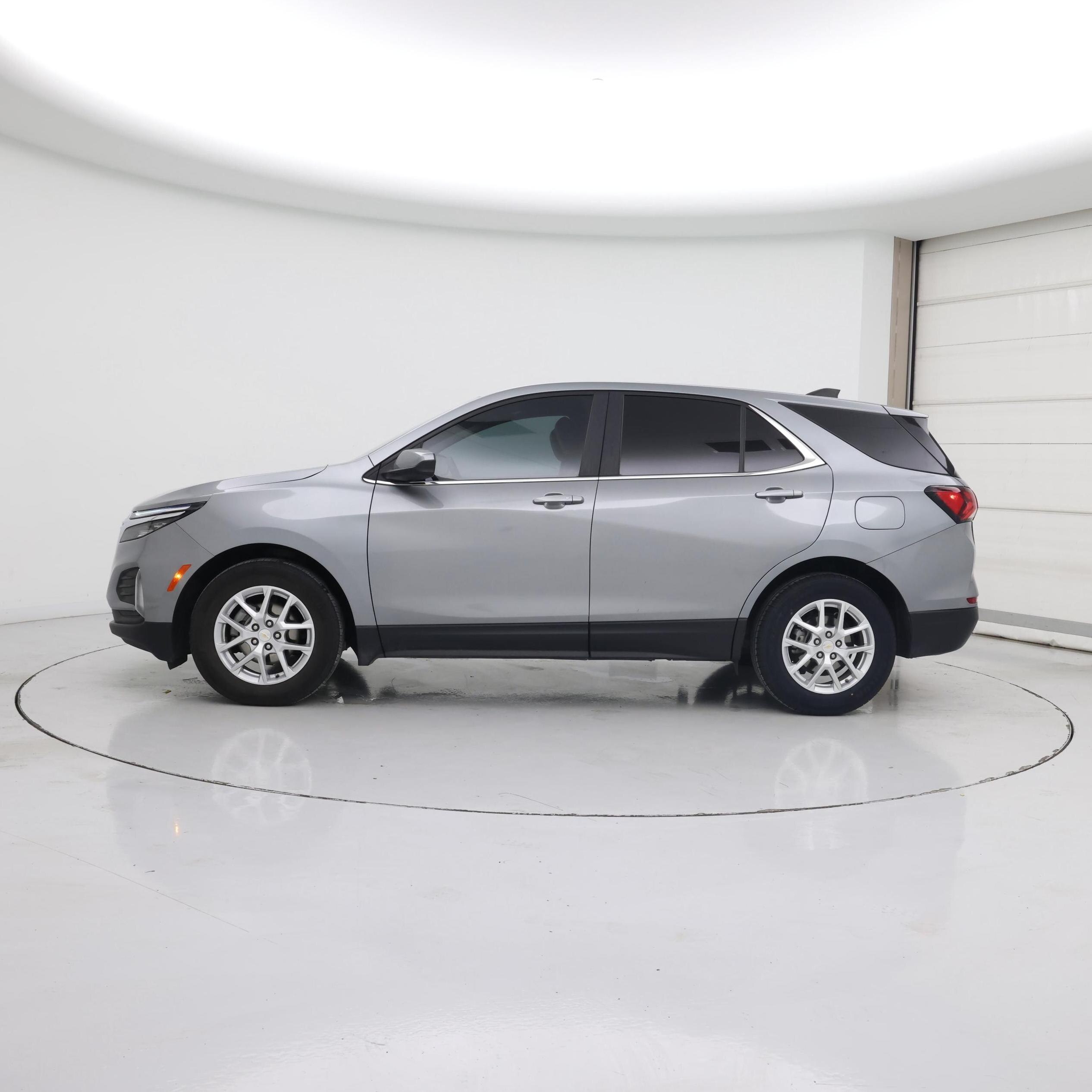 Thumbnail: 2023 Chevrolet Equinox - 3