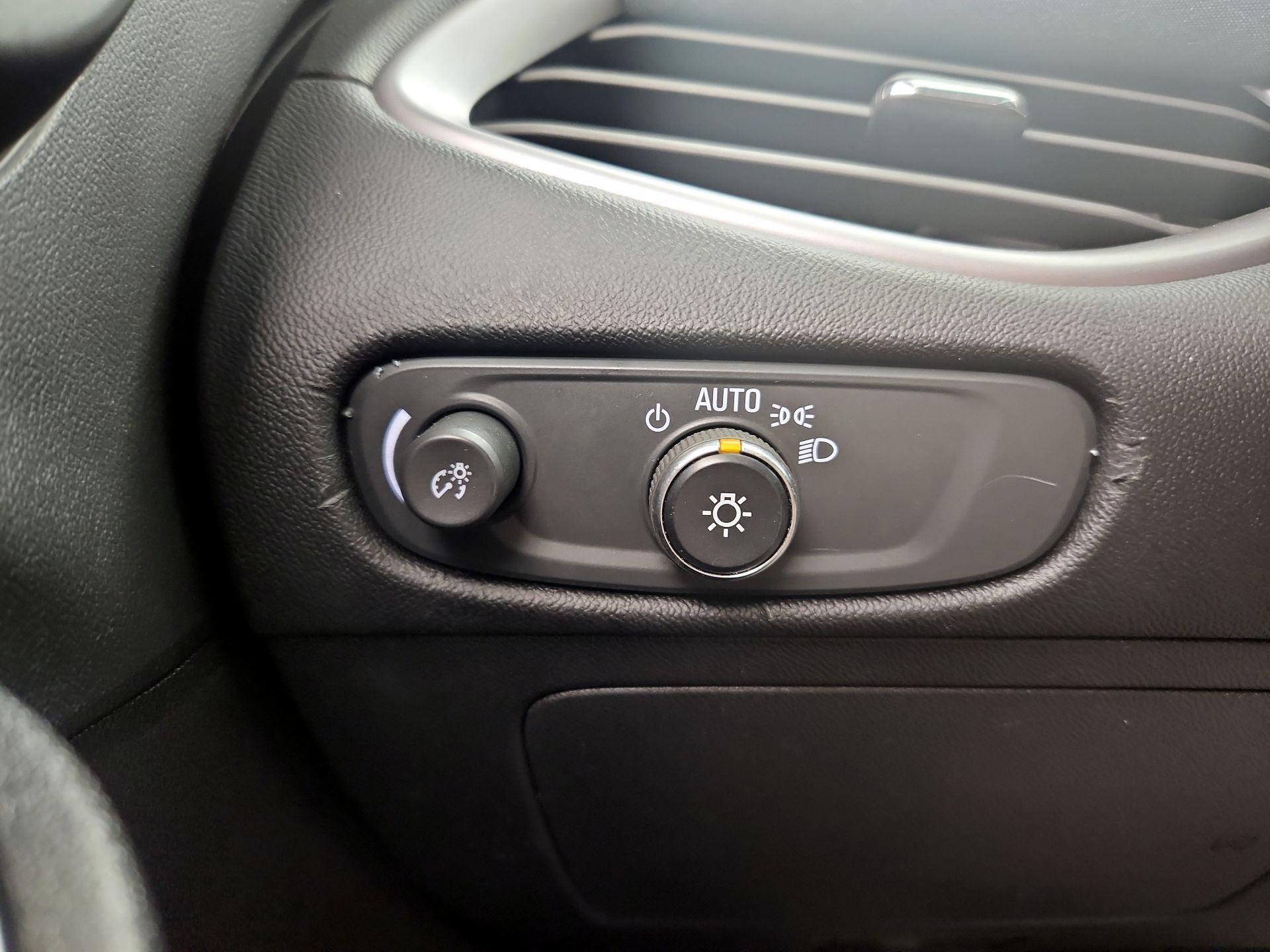 Thumbnail: 2021 Chevrolet Malibu - 13