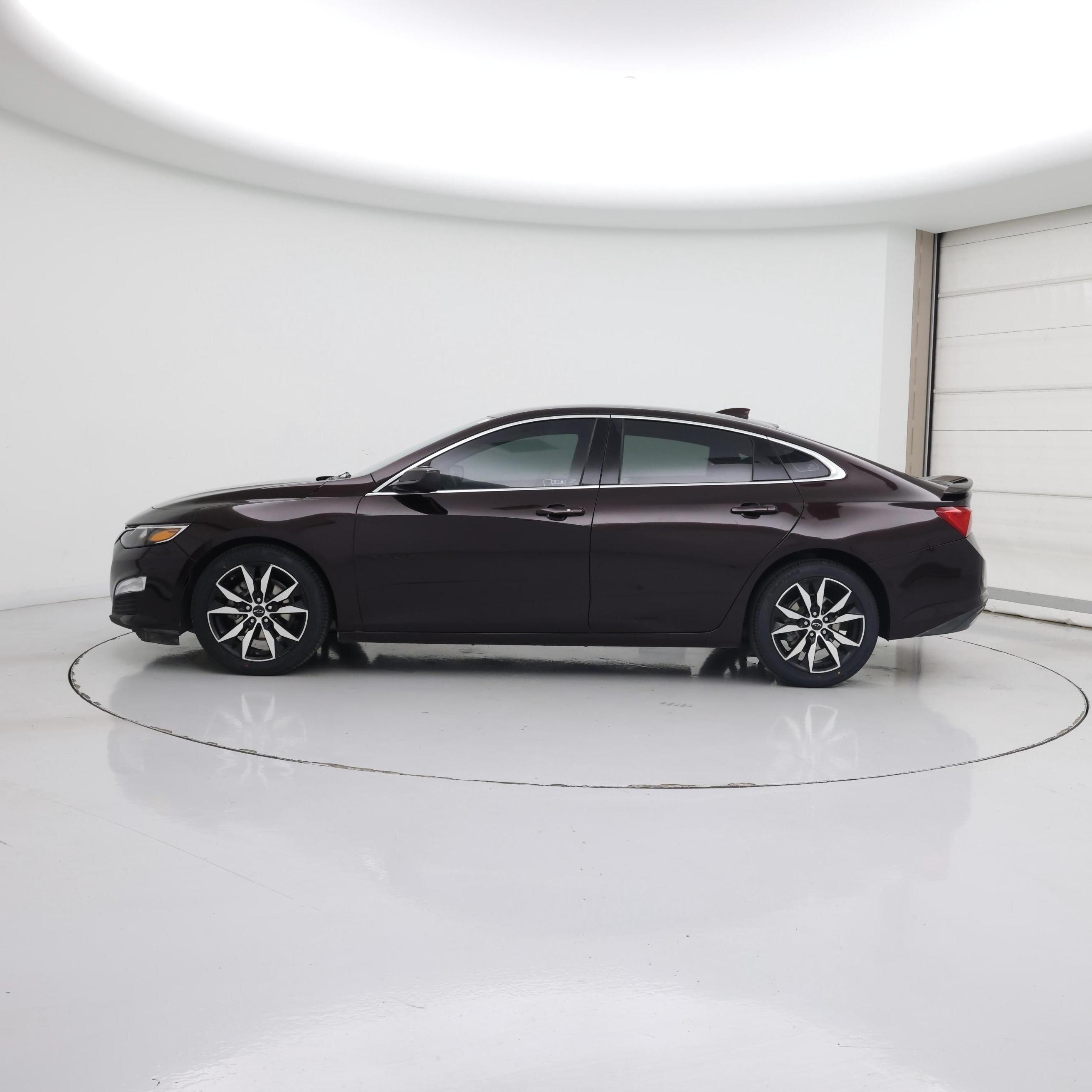 Thumbnail: 2021 Chevrolet Malibu - 3