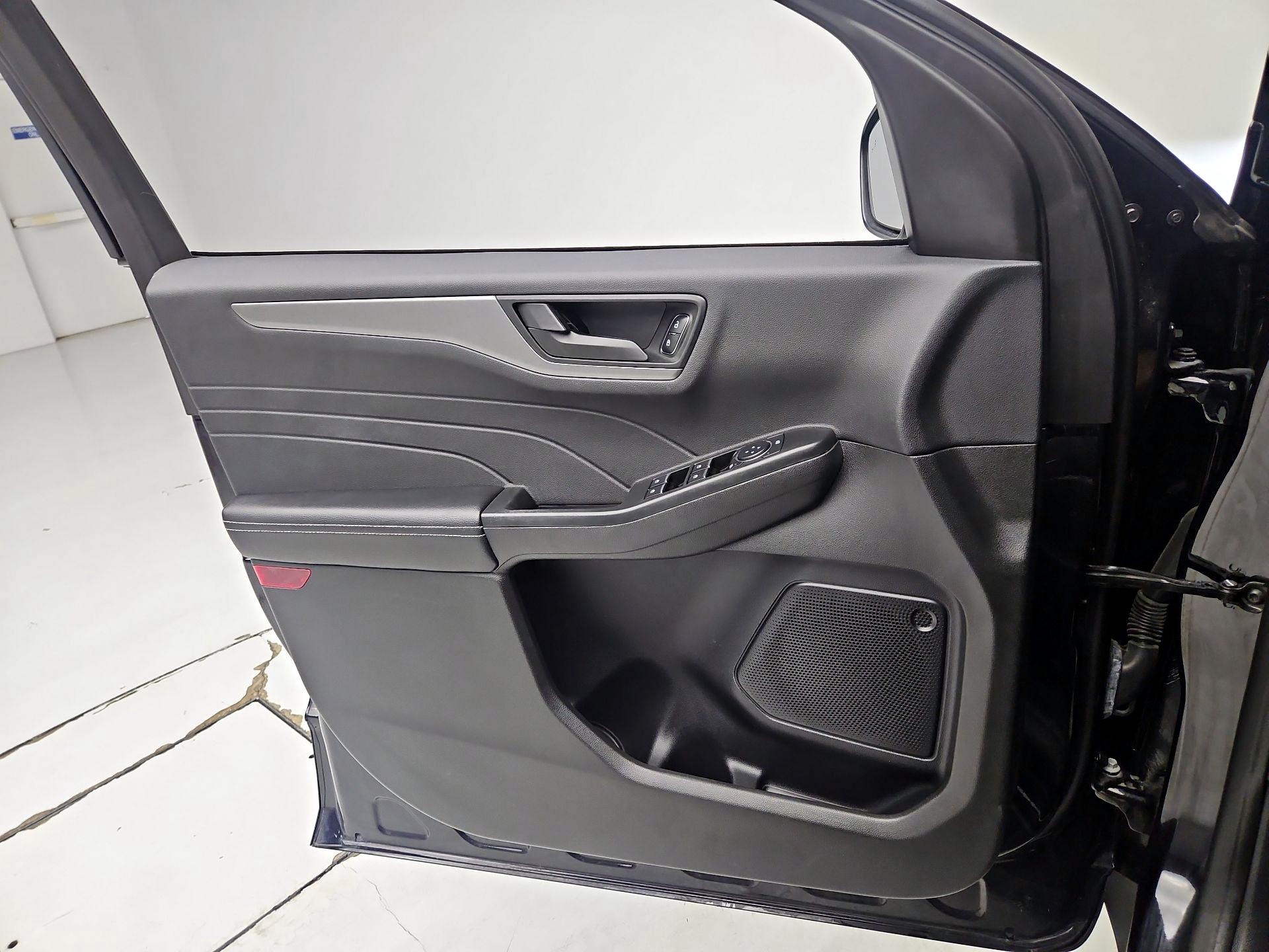 Thumbnail: 2023 Ford Escape - 12