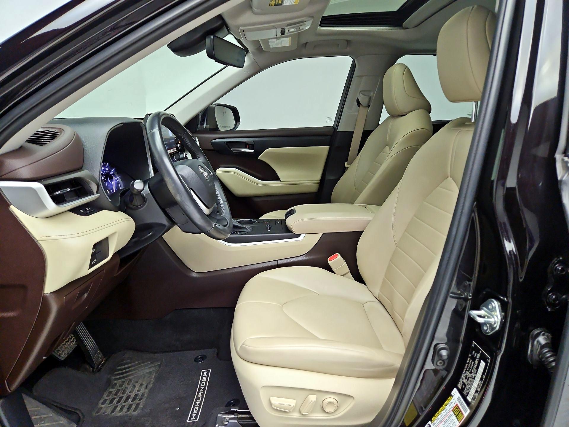 Thumbnail: 2022 Toyota Highlander - 11