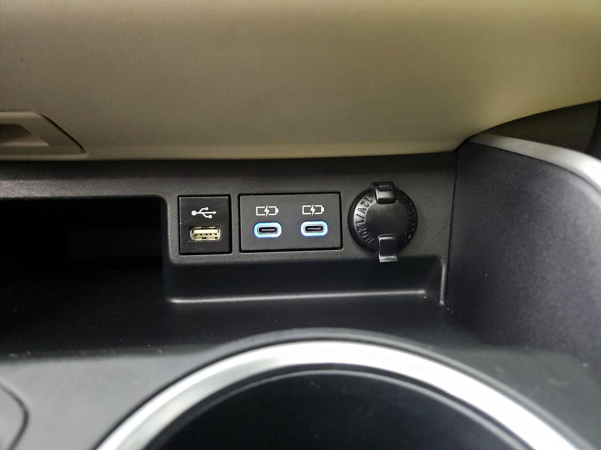 Thumbnail: 2022 Toyota Highlander - 18