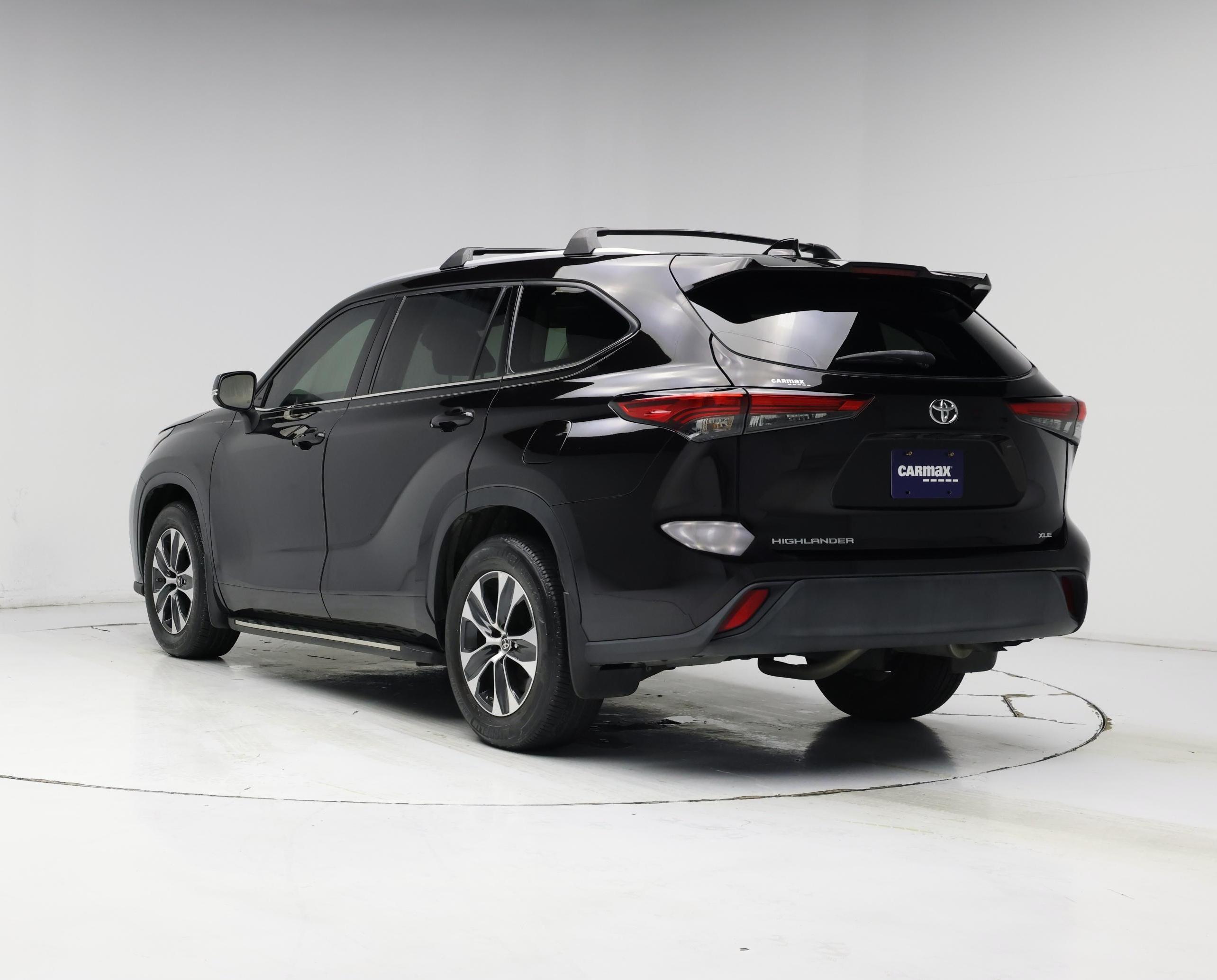 Thumbnail: 2022 Toyota Highlander - 2