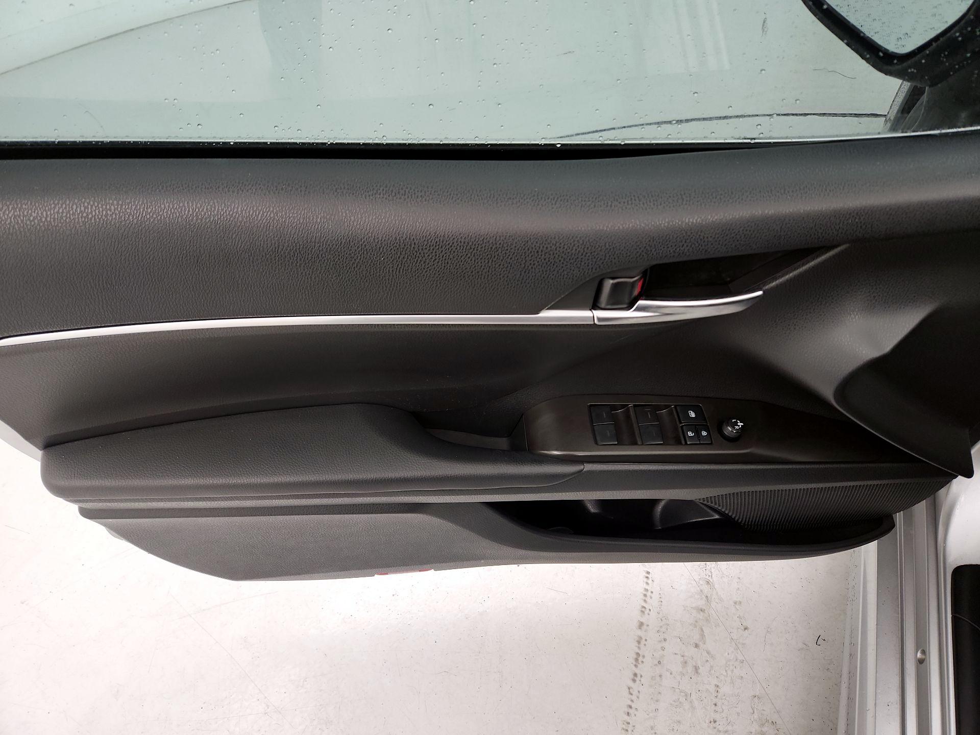 Thumbnail: 2022 Toyota Camry - 12