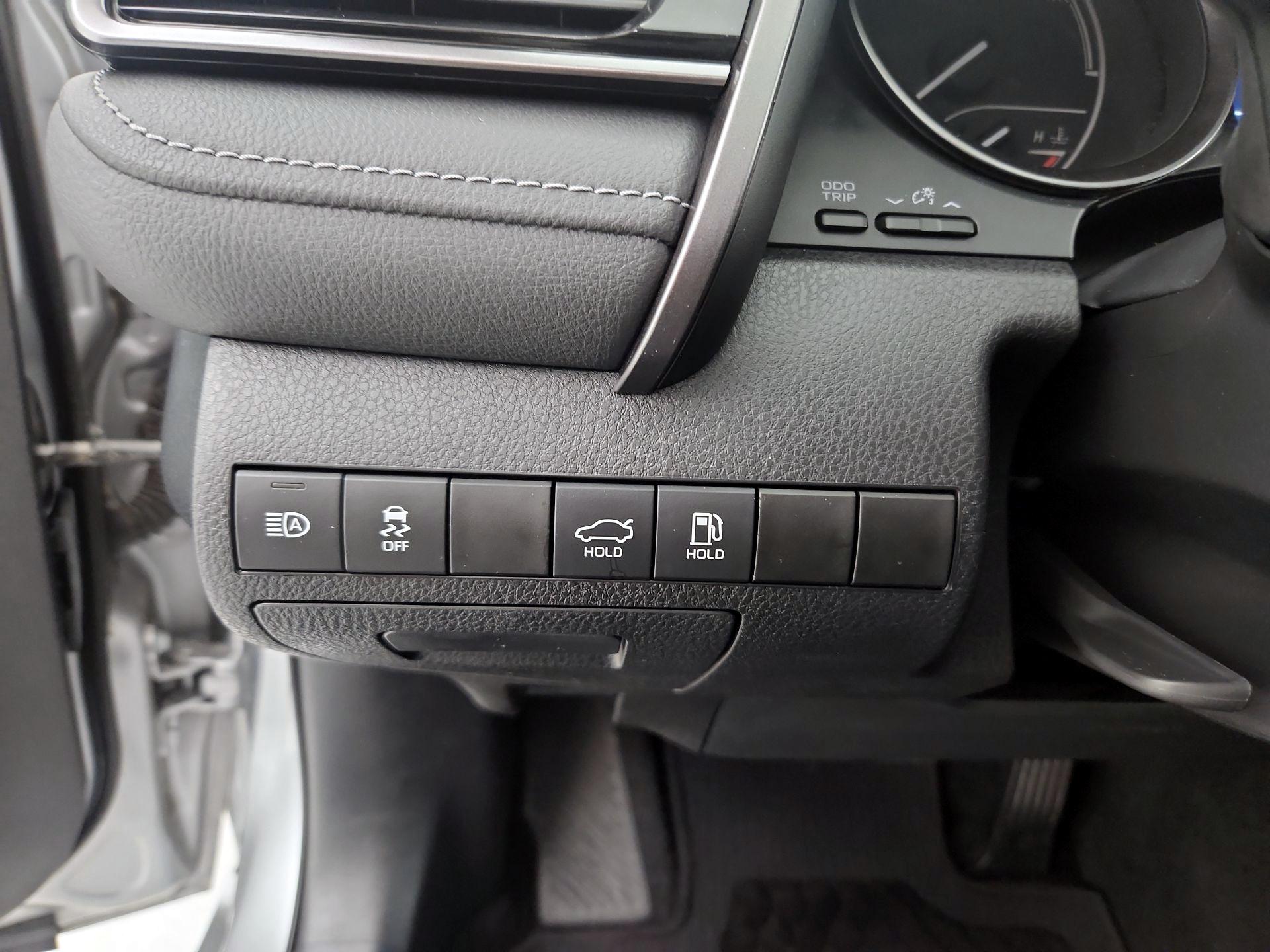 Thumbnail: 2022 Toyota Camry - 13