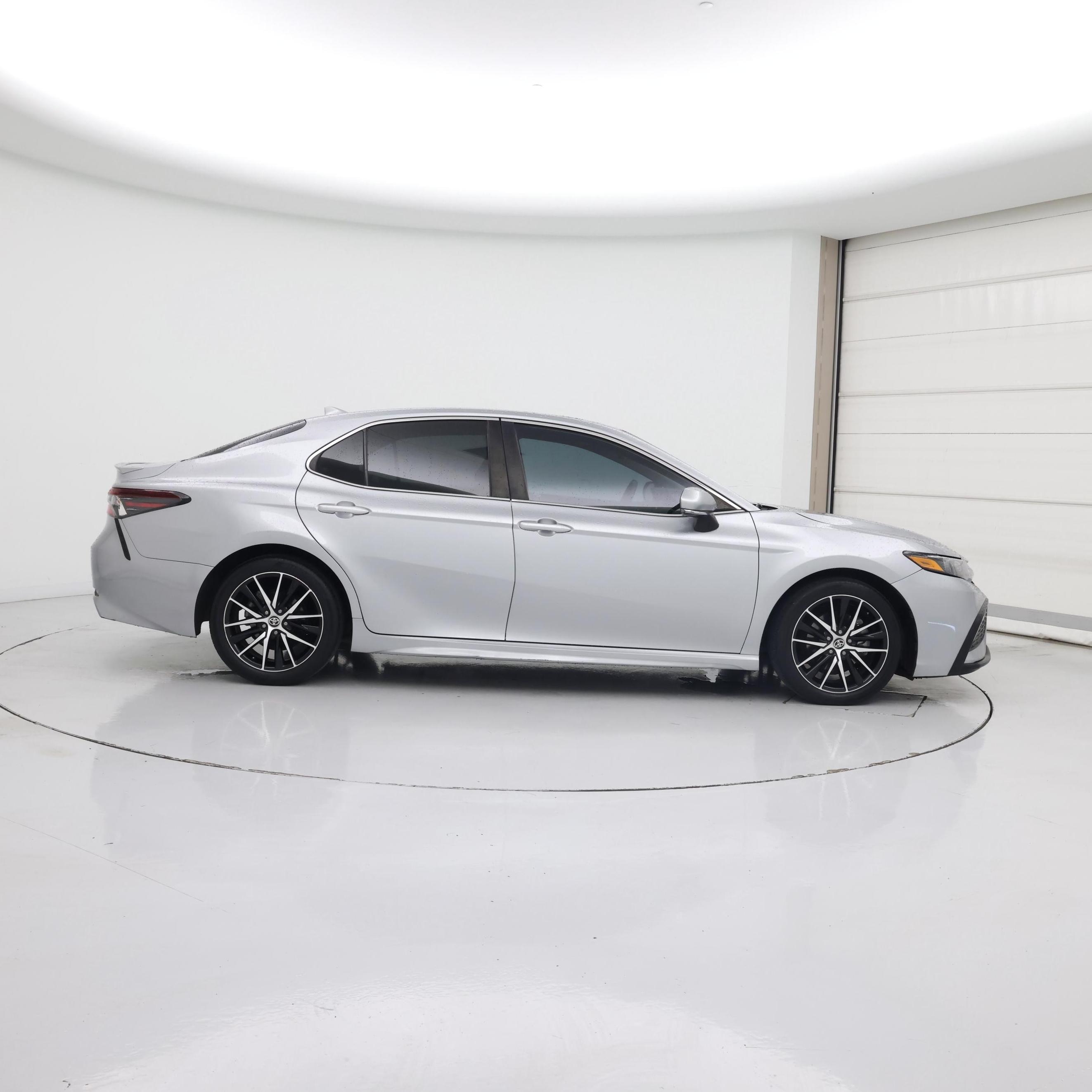 Thumbnail: 2022 Toyota Camry - 7