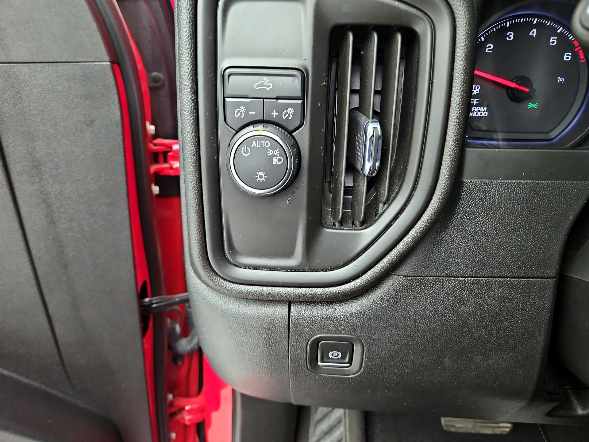 Thumbnail: 2022 Chevrolet Silverado 1500 - 13