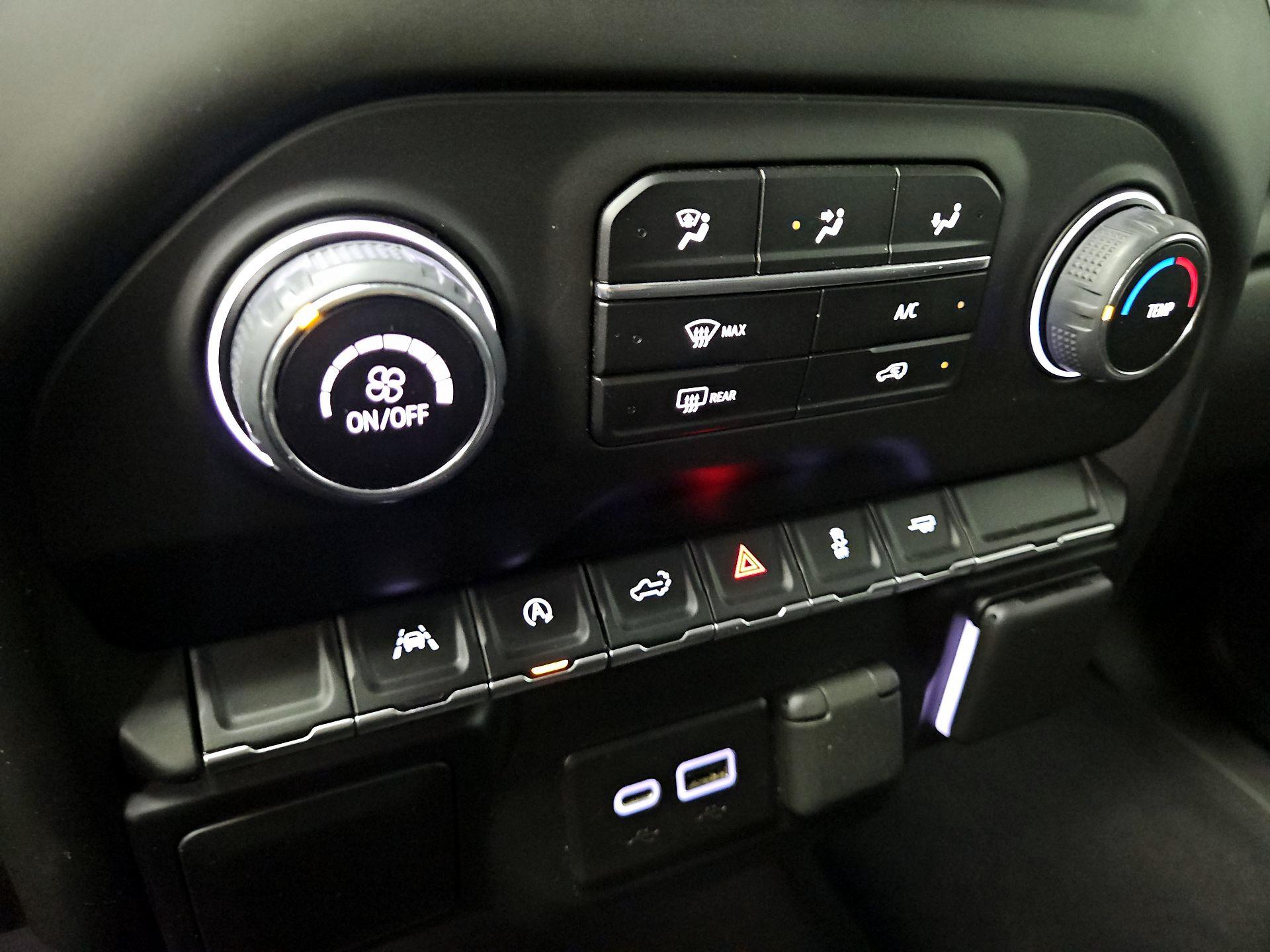 Thumbnail: 2022 Chevrolet Silverado 1500 - 16