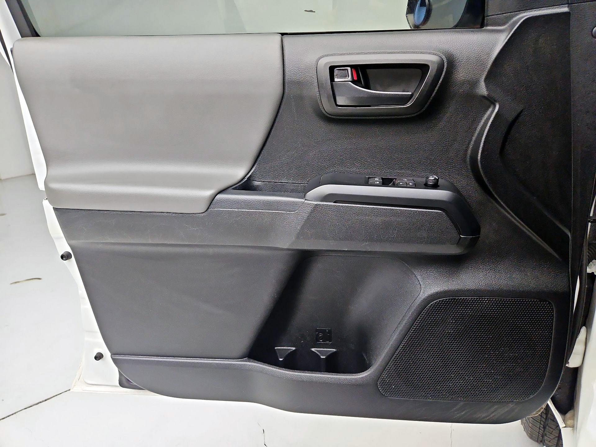 Thumbnail: 2021 Toyota Tacoma - 12