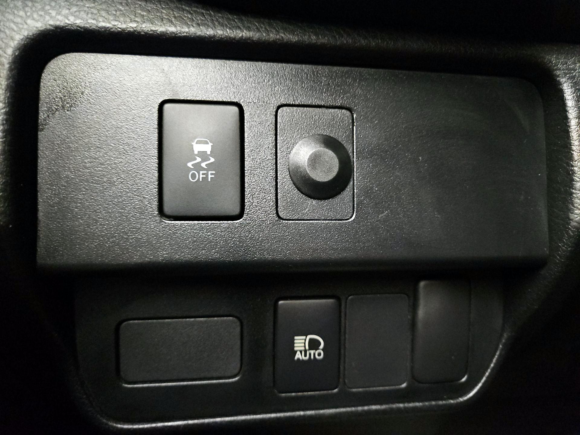 Thumbnail: 2021 Toyota Tacoma - 13