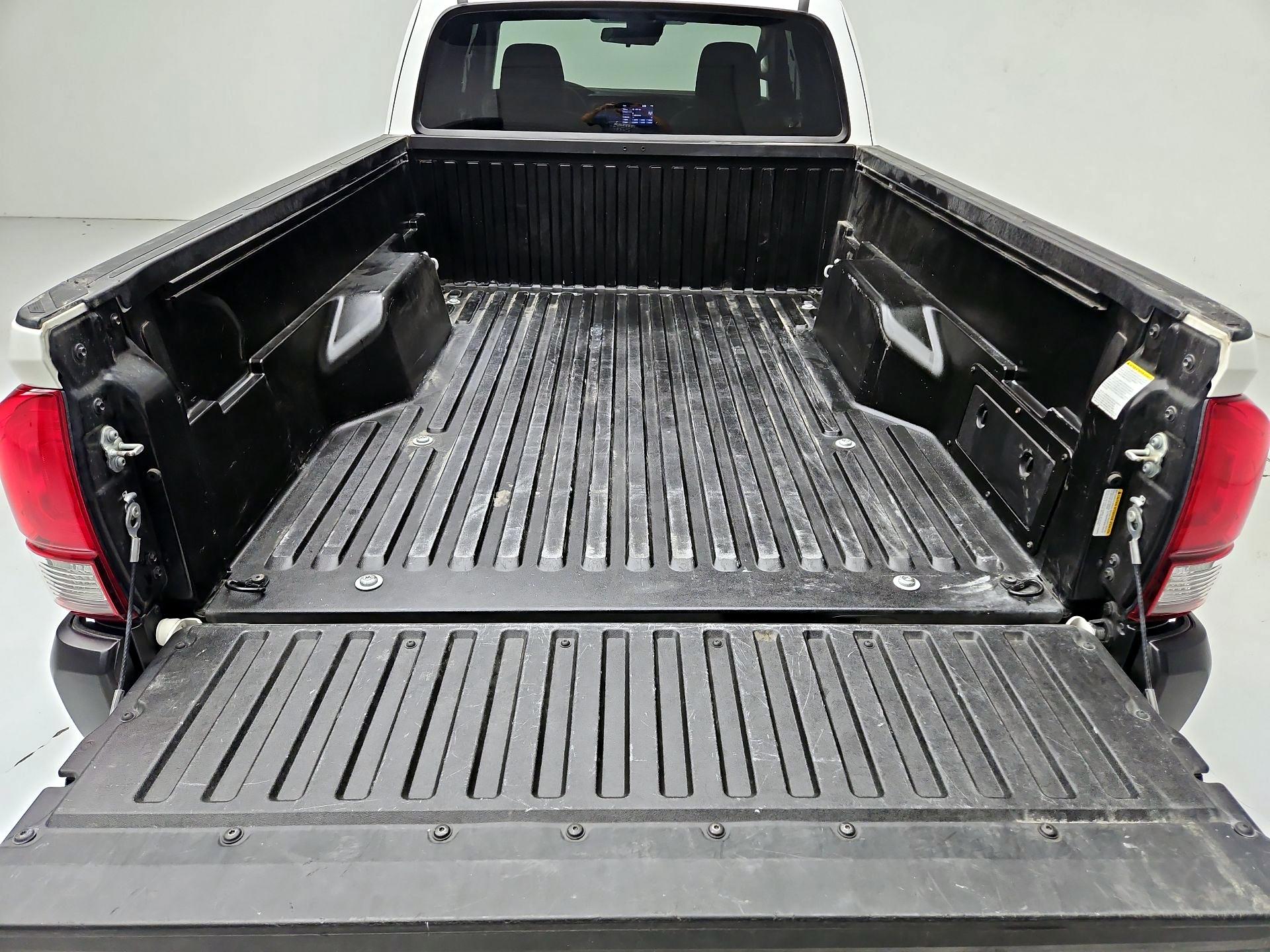 Thumbnail: 2021 Toyota Tacoma - 20