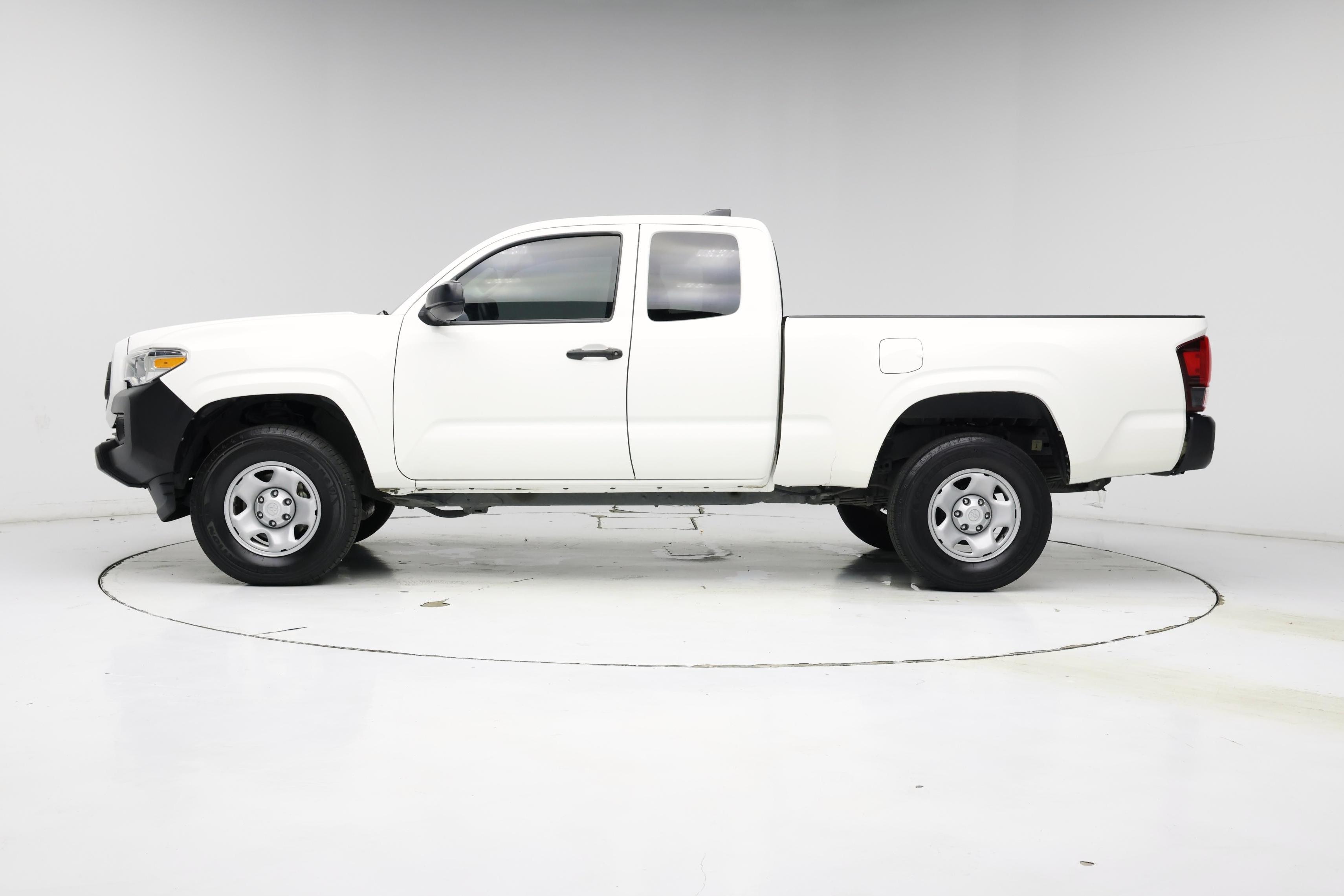 Thumbnail: 2021 Toyota Tacoma - 3