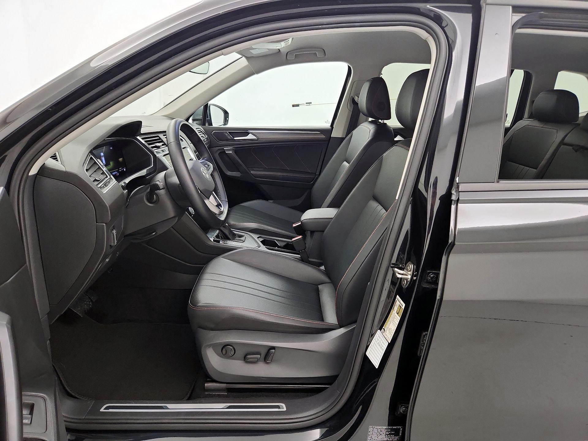 Thumbnail: 2024 Volkswagen Tiguan - 11