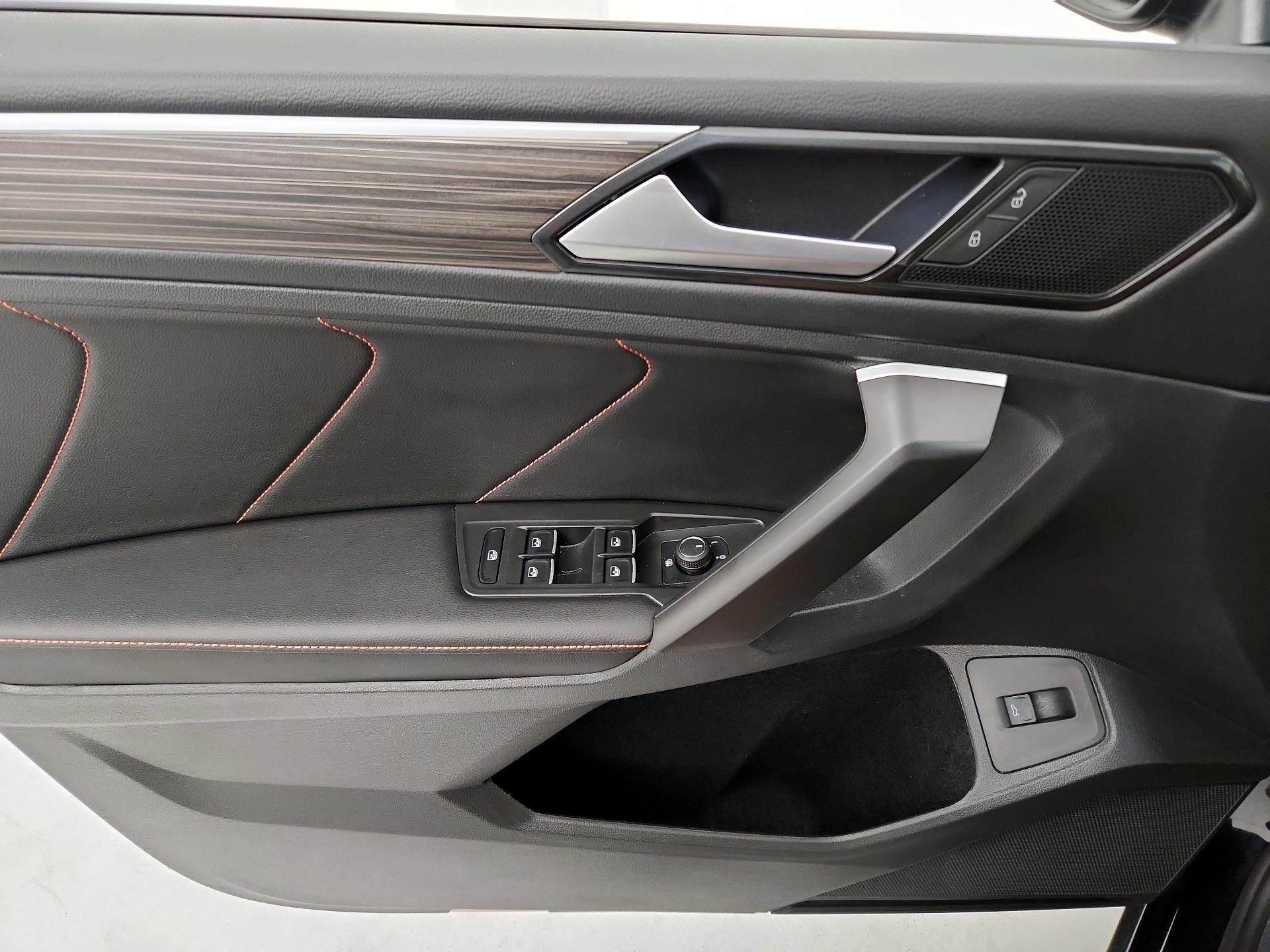 Thumbnail: 2024 Volkswagen Tiguan - 12