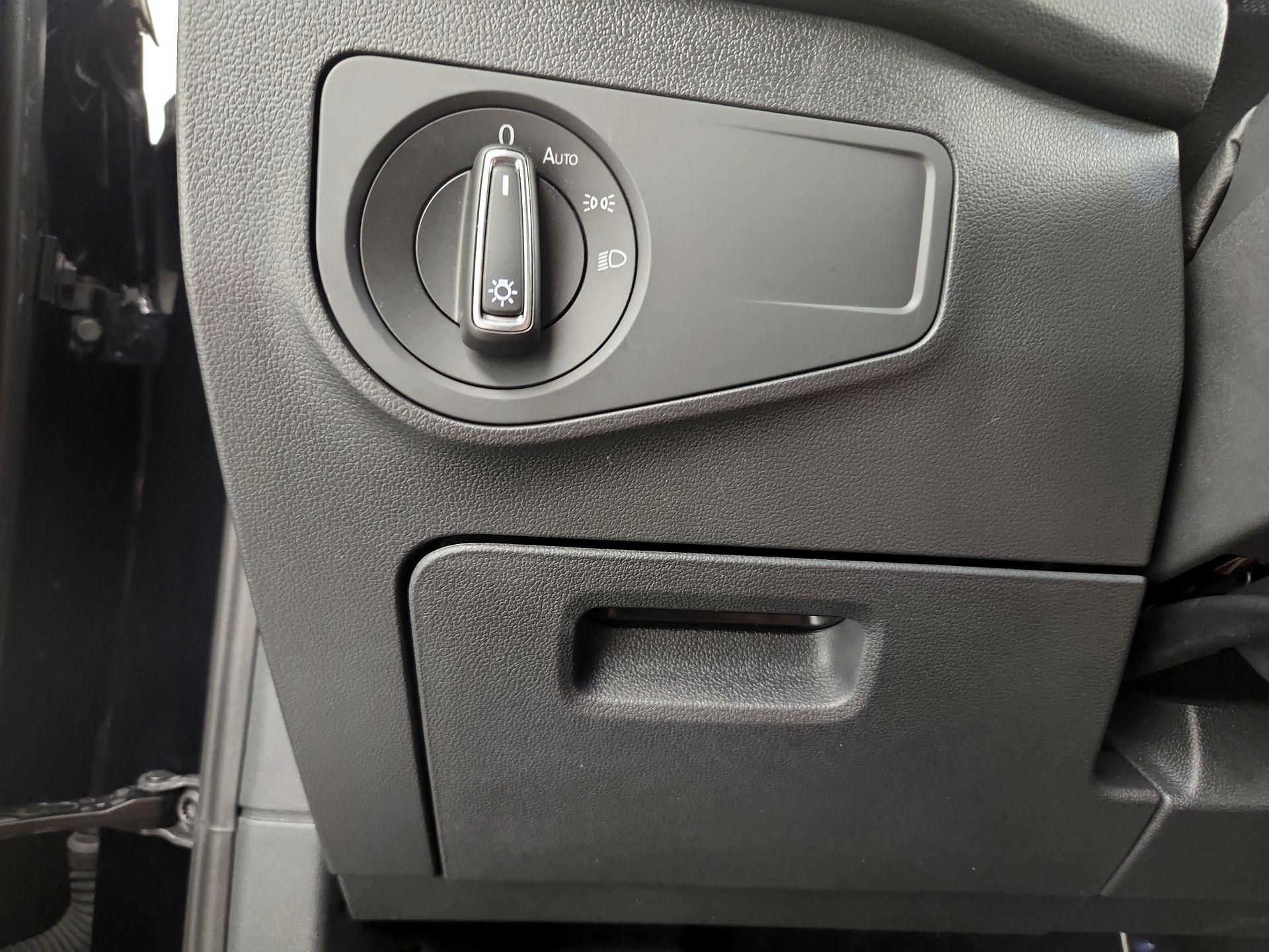 Thumbnail: 2024 Volkswagen Tiguan - 13