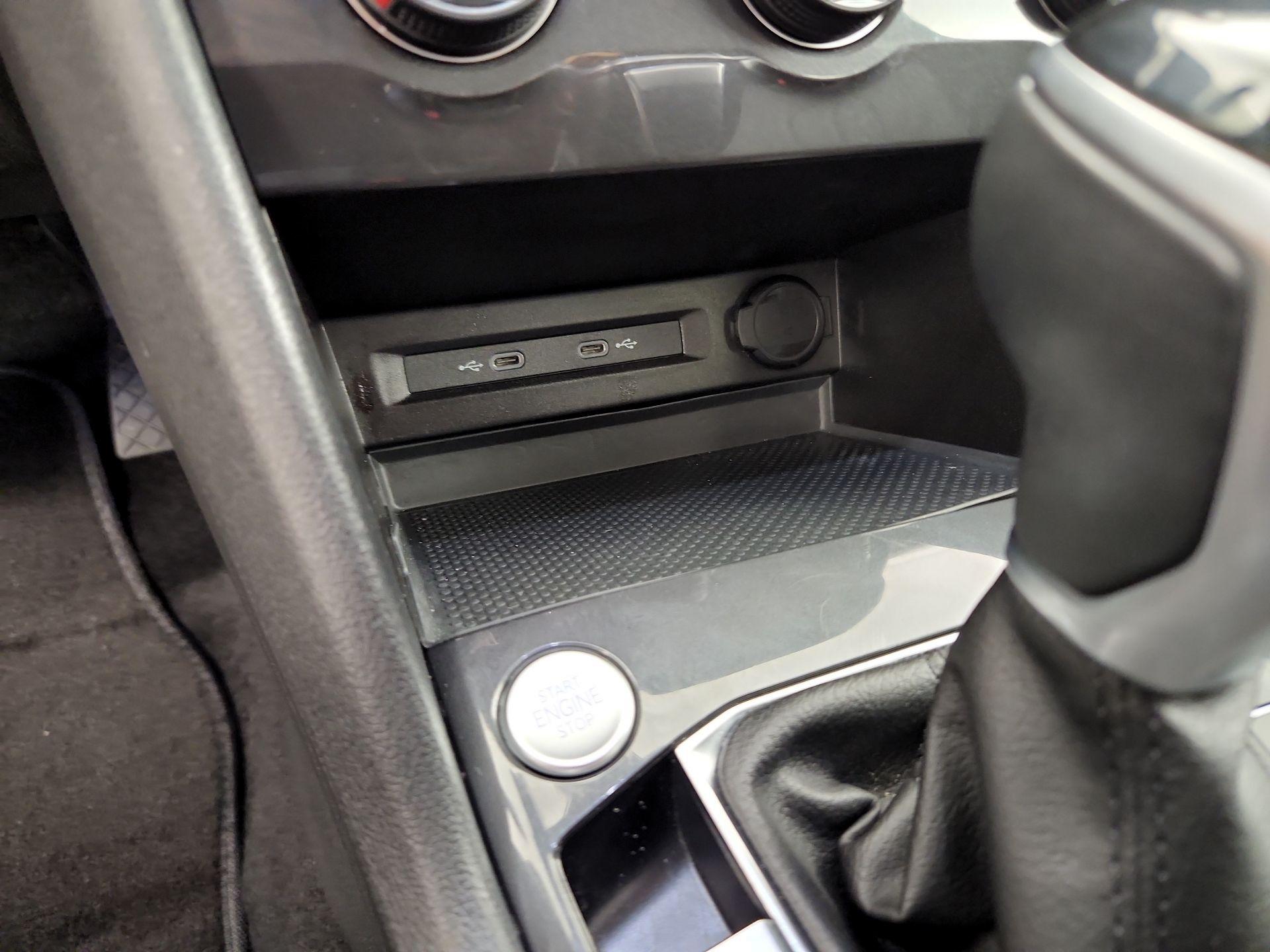 Thumbnail: 2024 Volkswagen Tiguan - 18