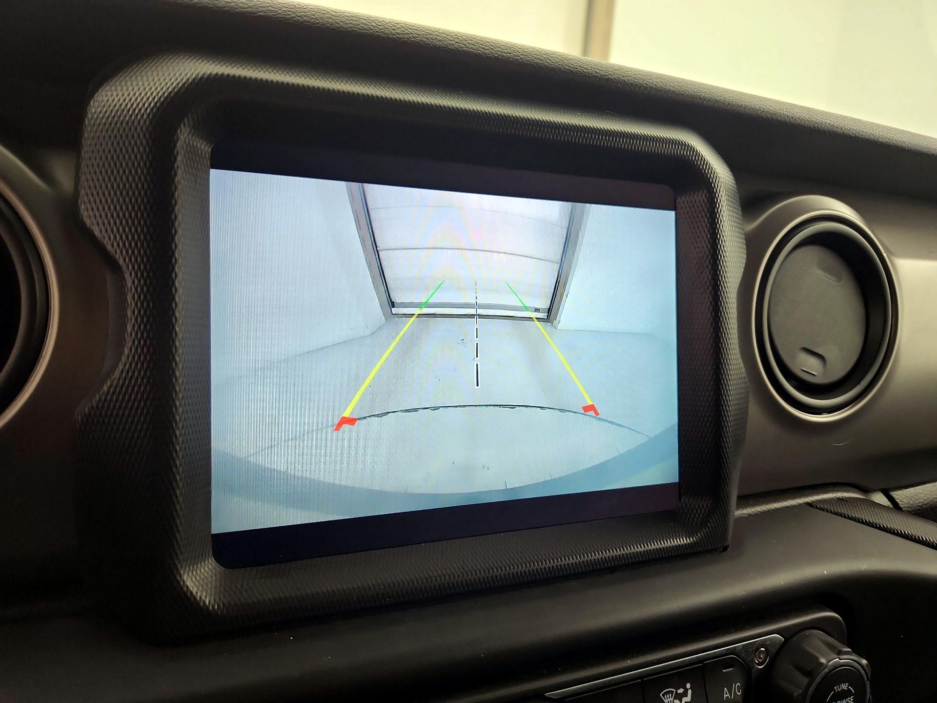 Thumbnail: 2021 Jeep Wrangler - 15