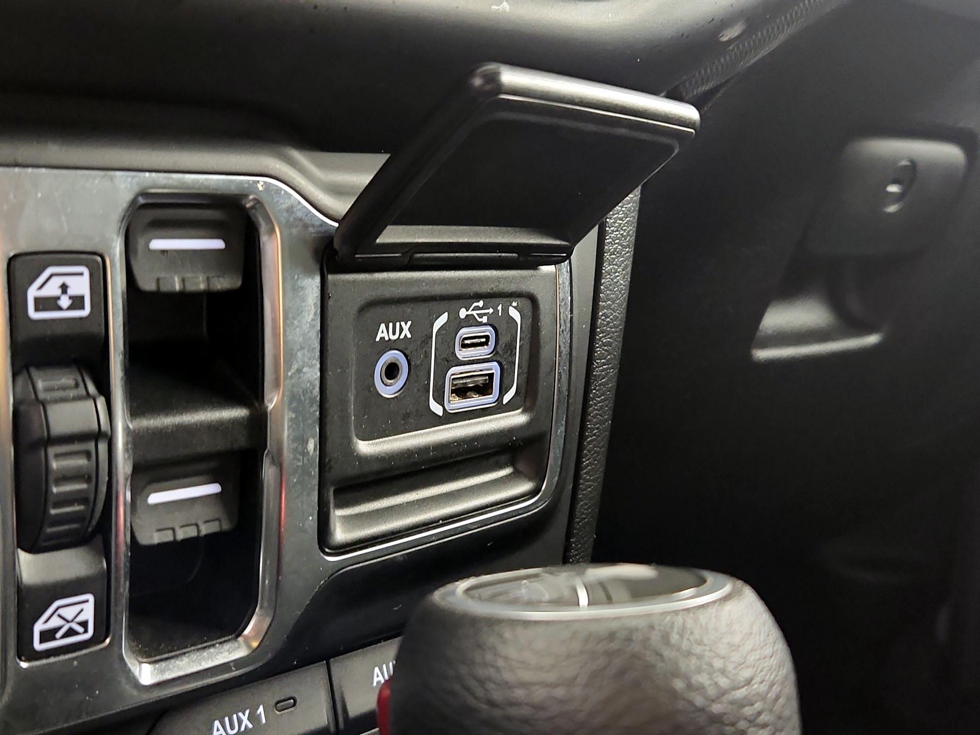 Thumbnail: 2021 Jeep Wrangler - 19