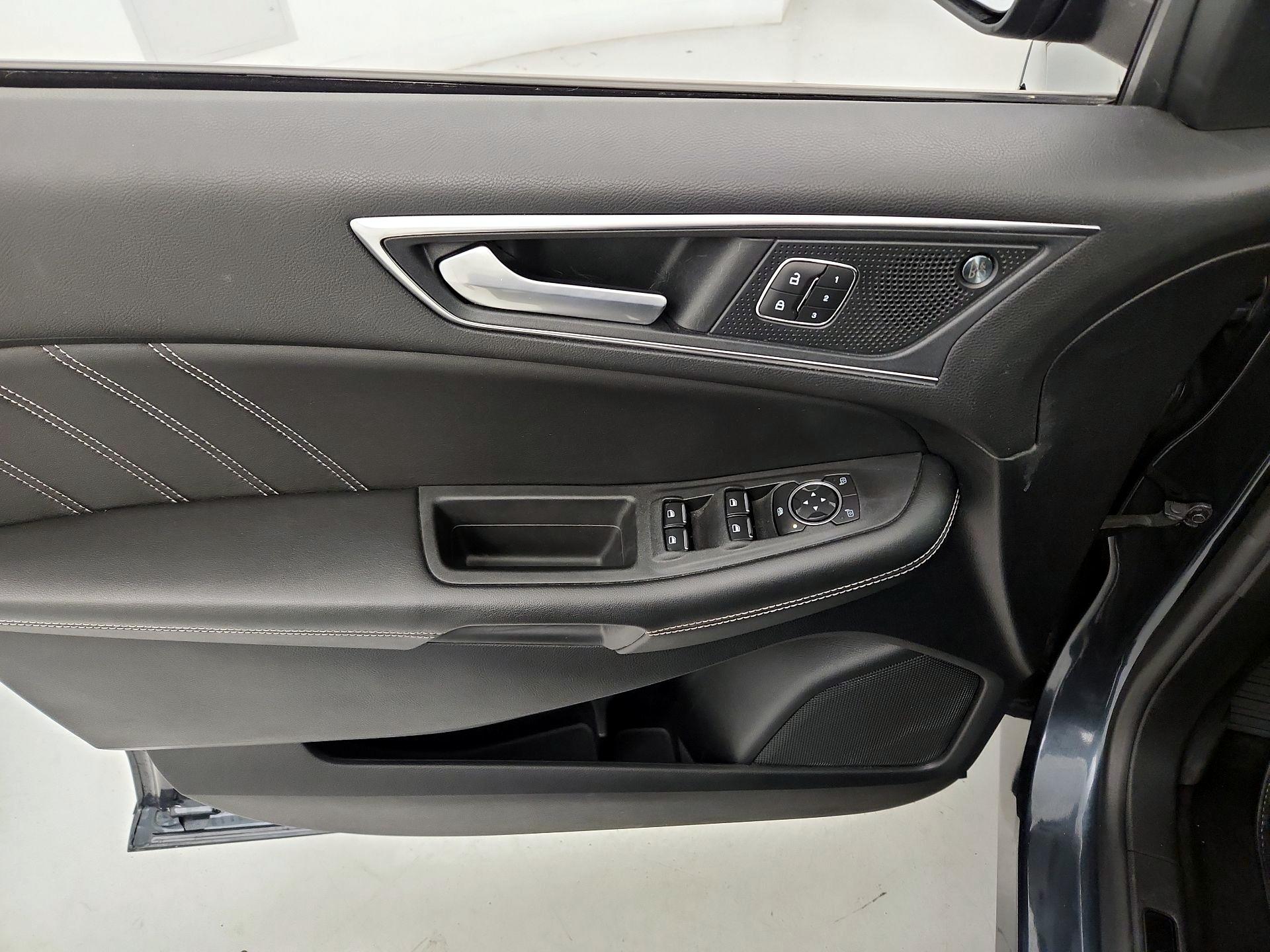 Thumbnail: 2022 Ford Edge - 12