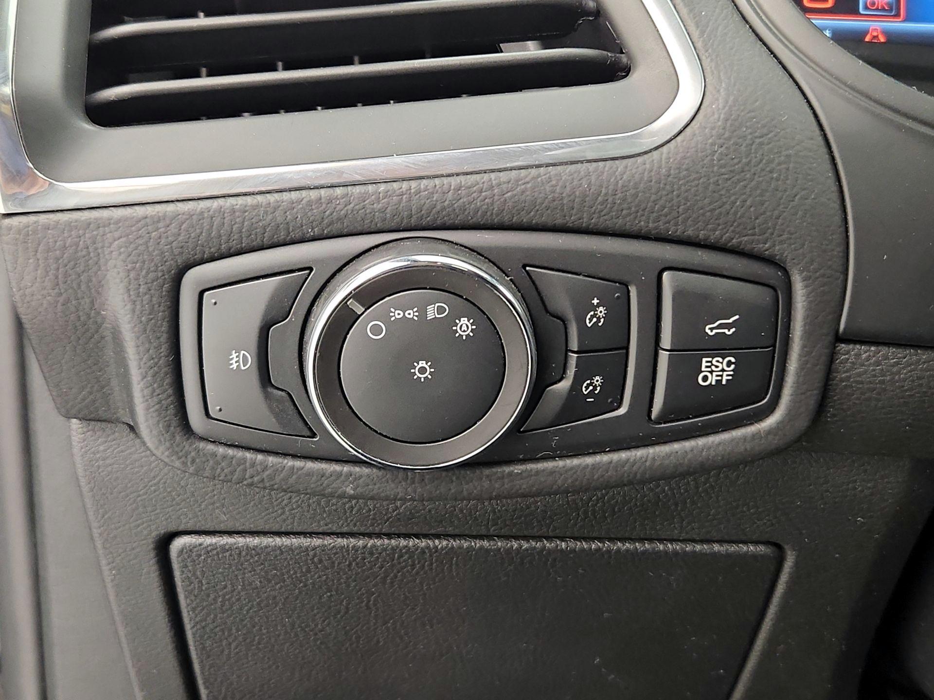 Thumbnail: 2022 Ford Edge - 13