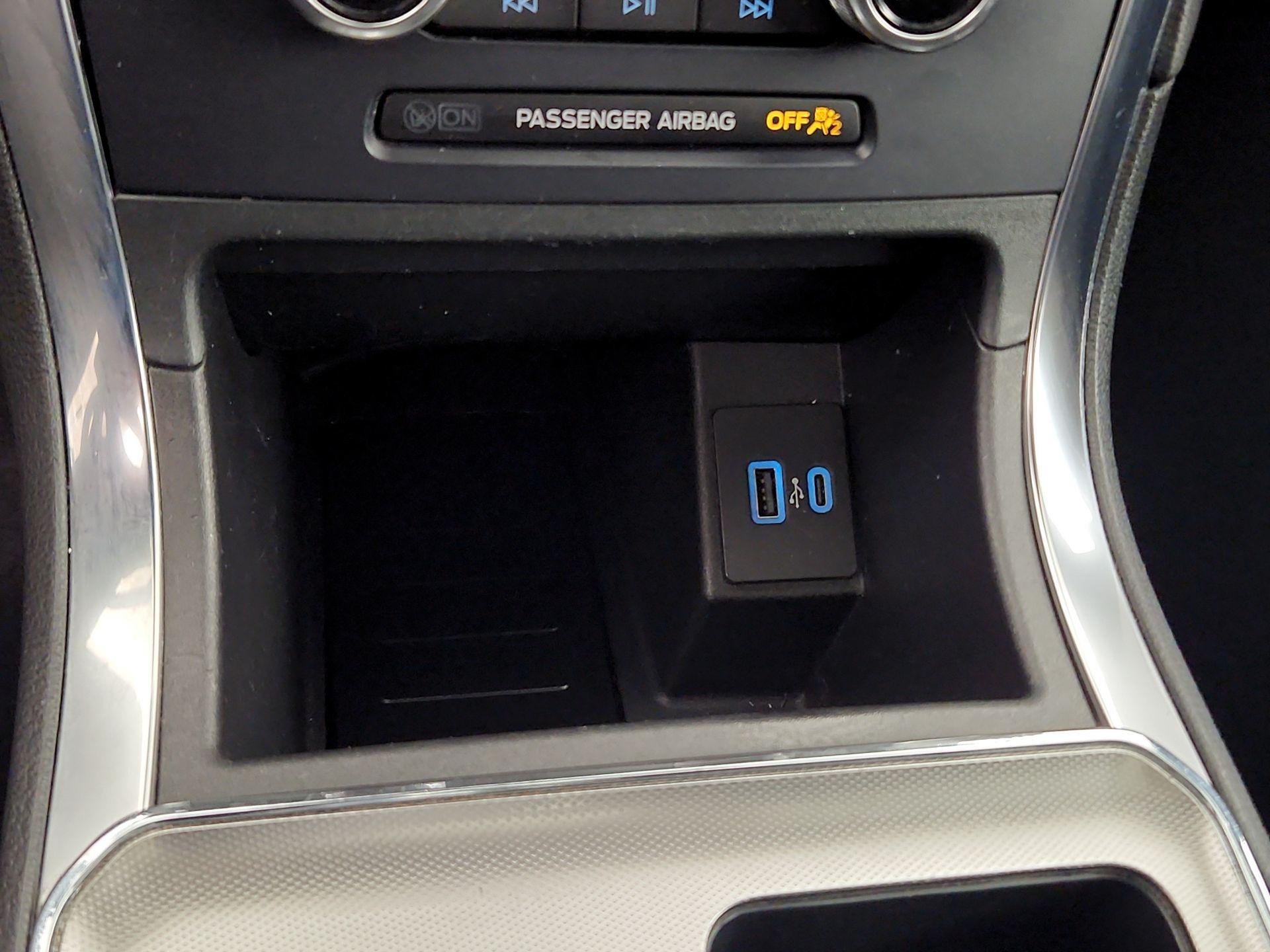 Thumbnail: 2022 Ford Edge - 19