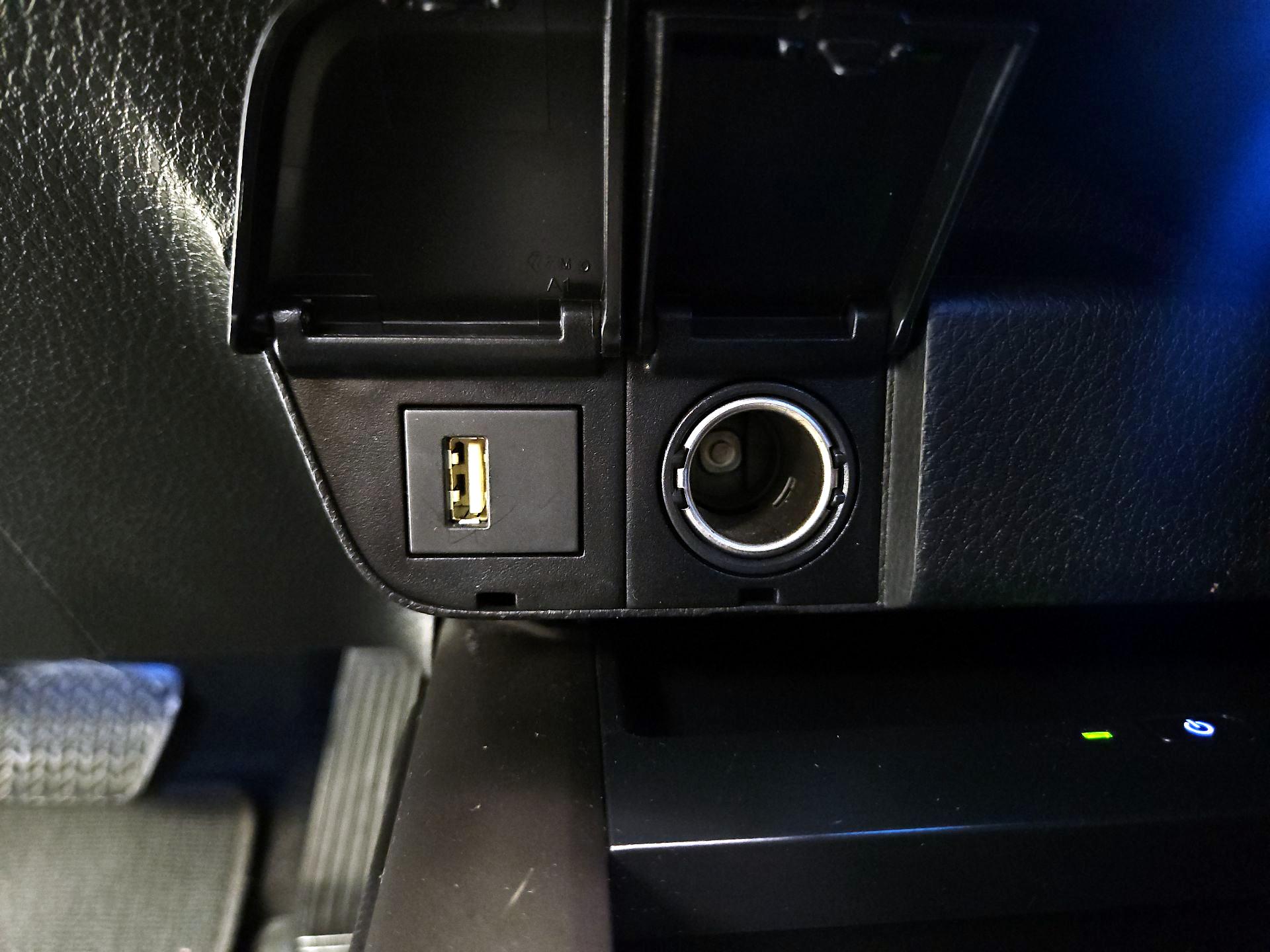 Thumbnail: 2023 Toyota Camry - 19