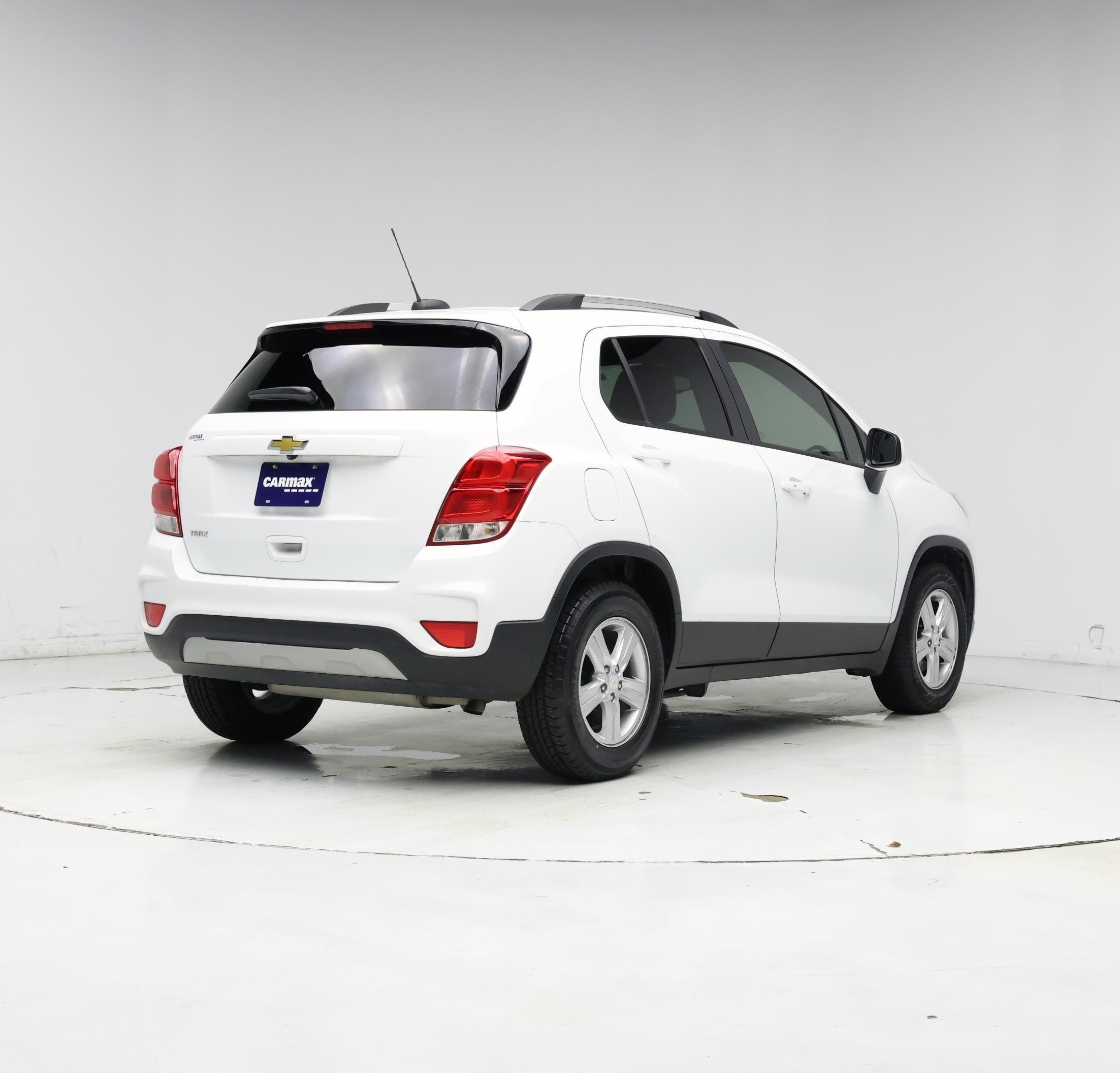 Thumbnail: 2022 Chevrolet Trax - 8