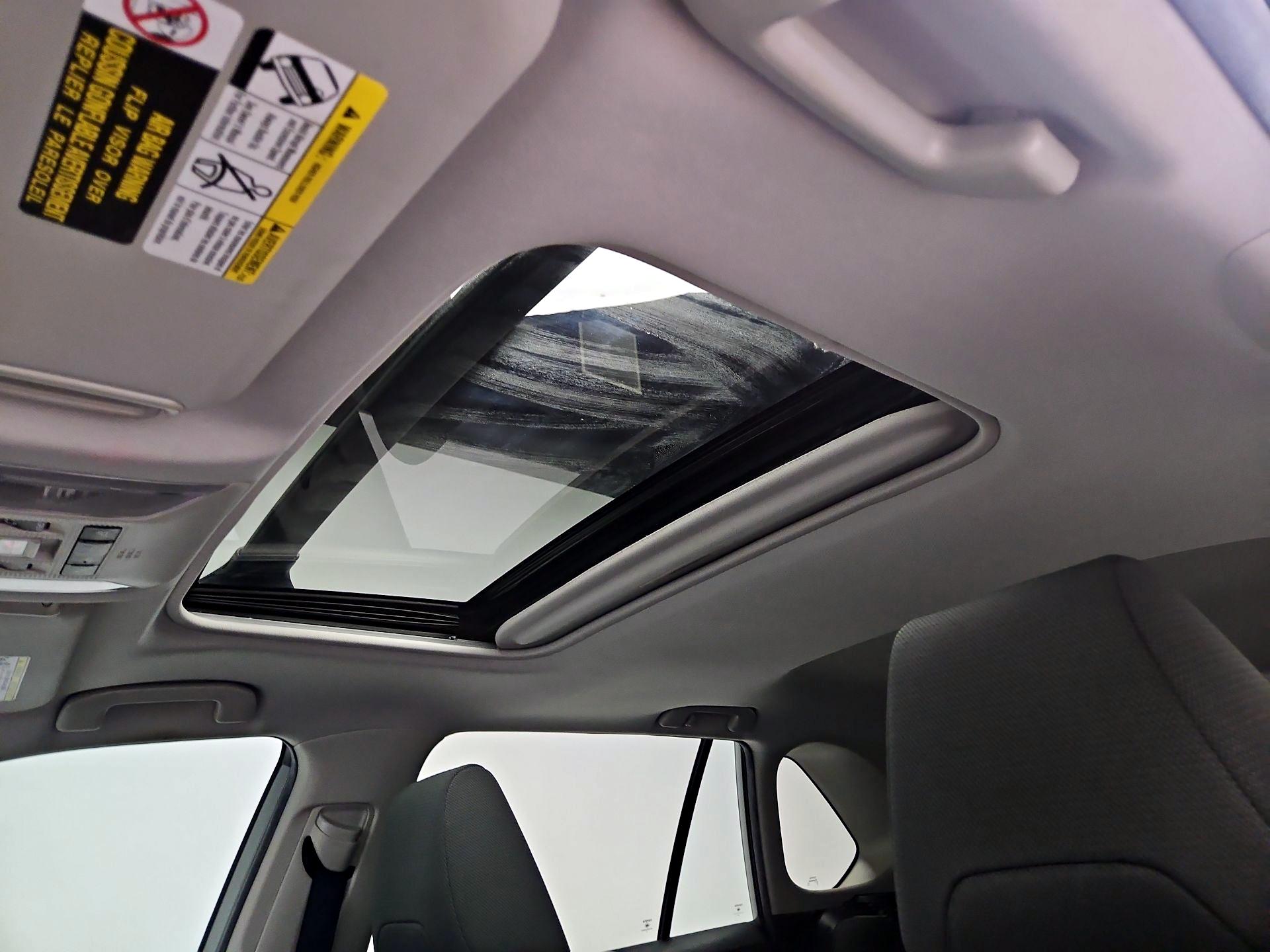 Thumbnail: 2021 Toyota RAV4 - 19