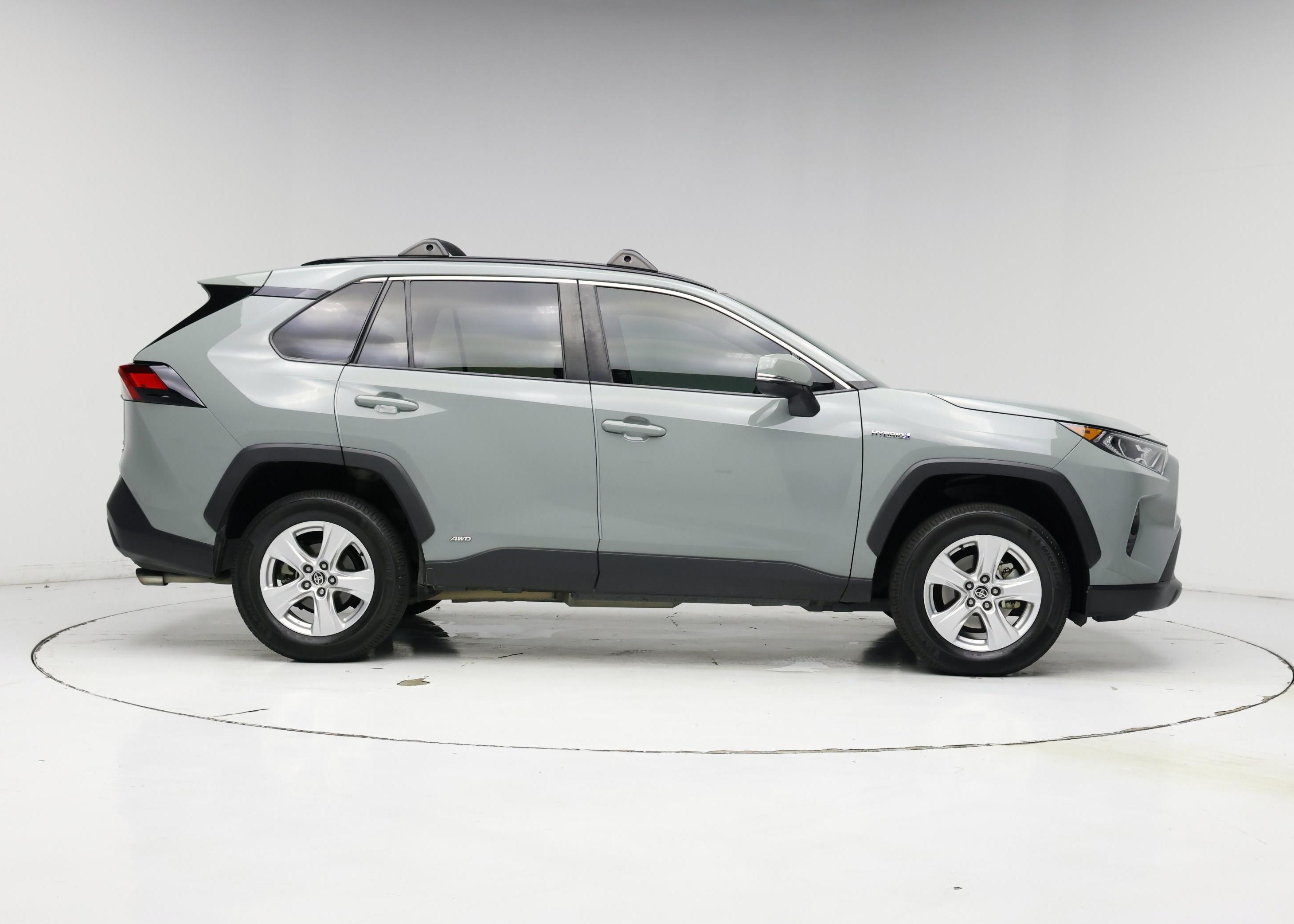 Thumbnail: 2021 Toyota RAV4 - 7