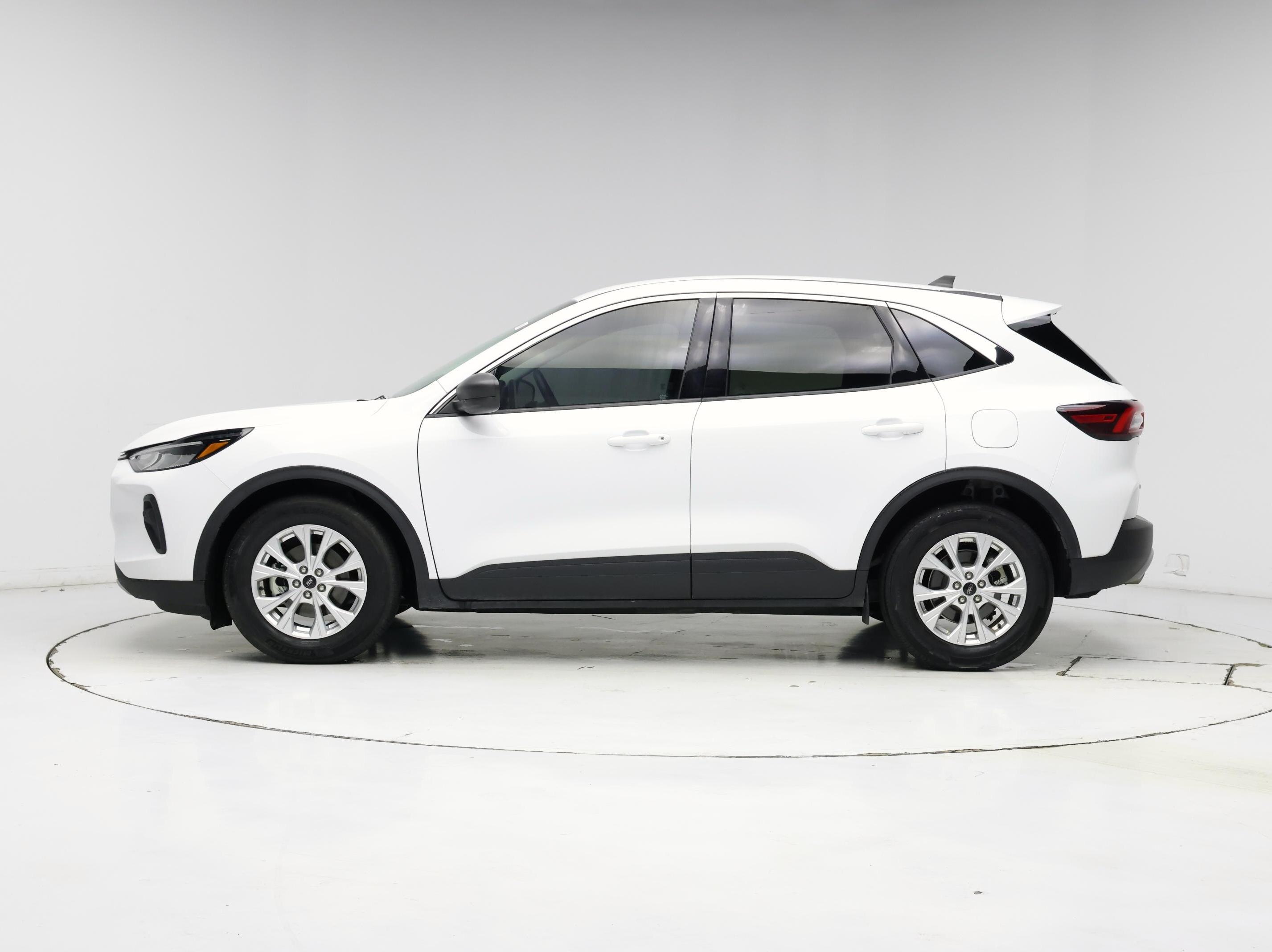 Thumbnail: 2023 Ford Escape - 3