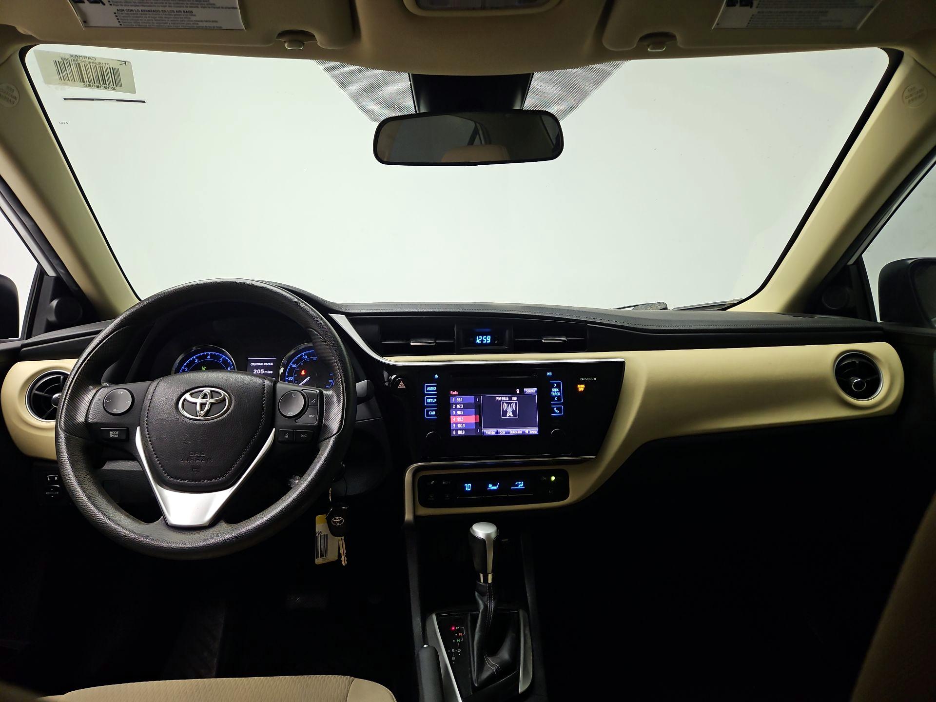 Thumbnail: 2017 Toyota Corolla - 9