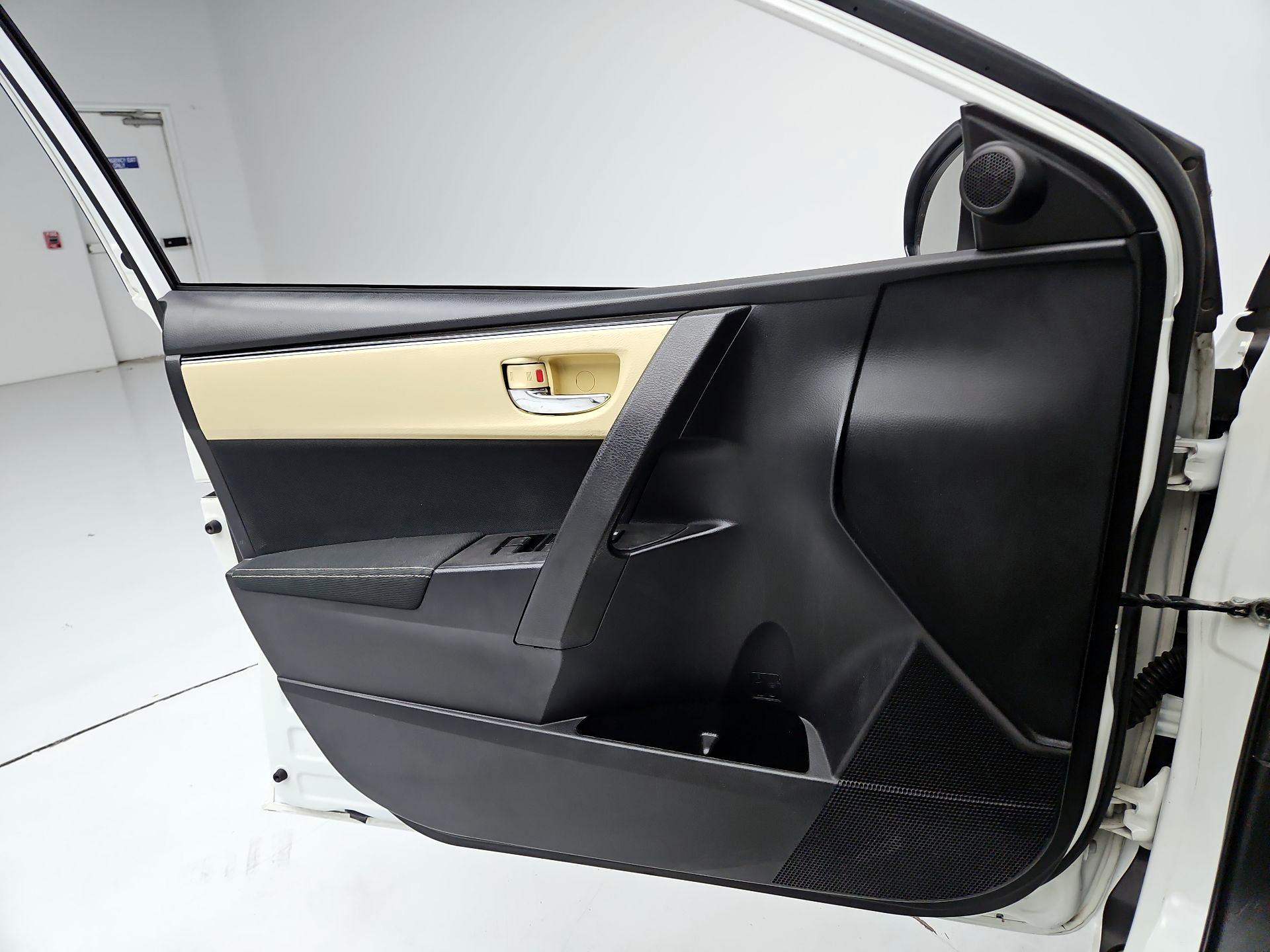 Thumbnail: 2017 Toyota Corolla - 12