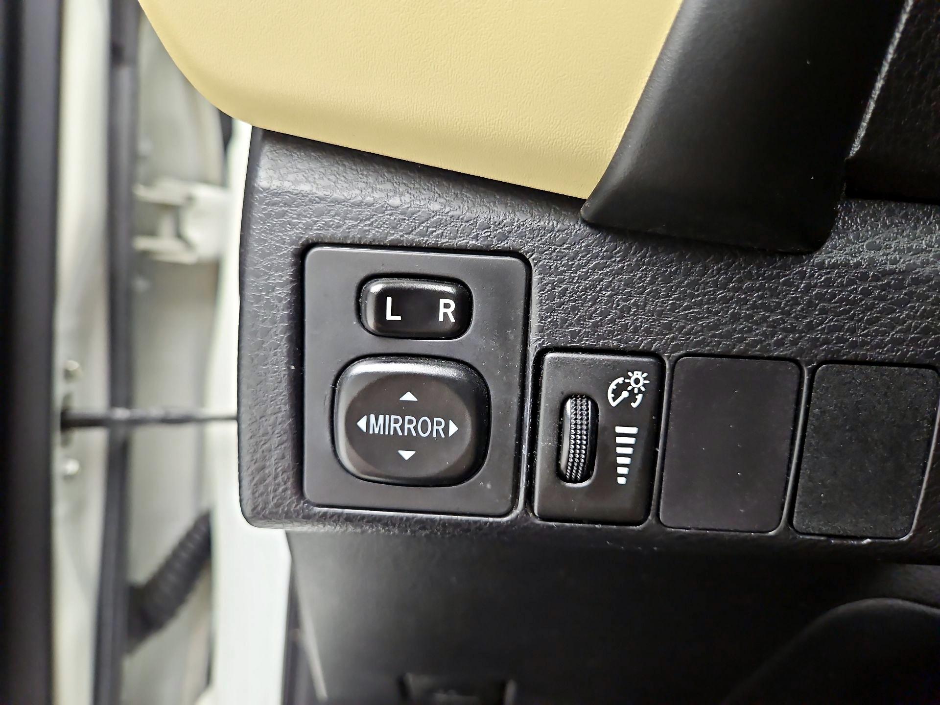 Thumbnail: 2017 Toyota Corolla - 13